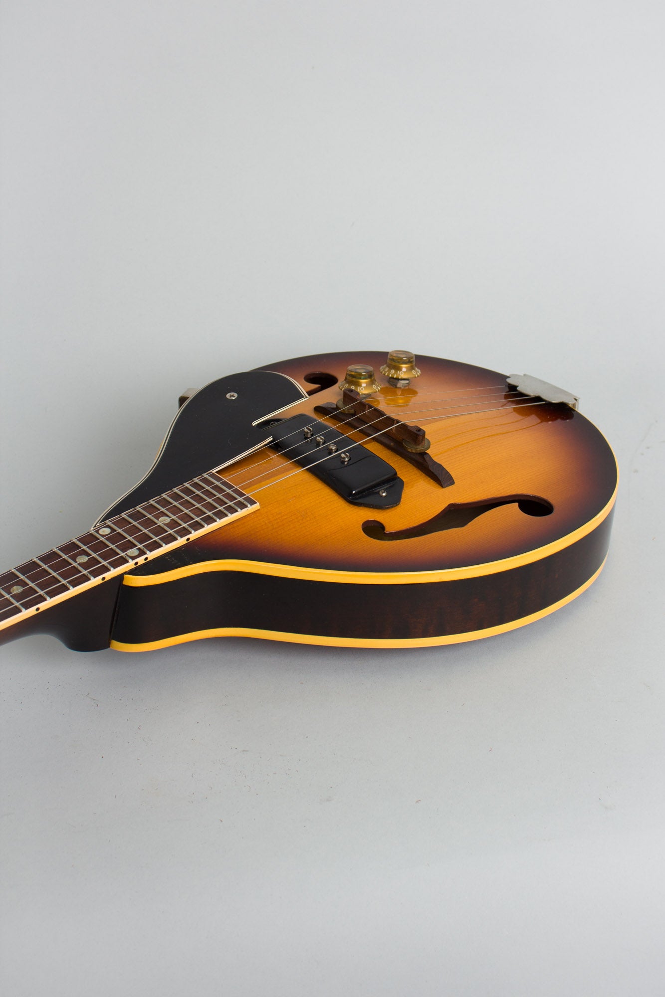 Gibson EM-150 Custom 4-String Hollow Body Electric Mandolin (1956)