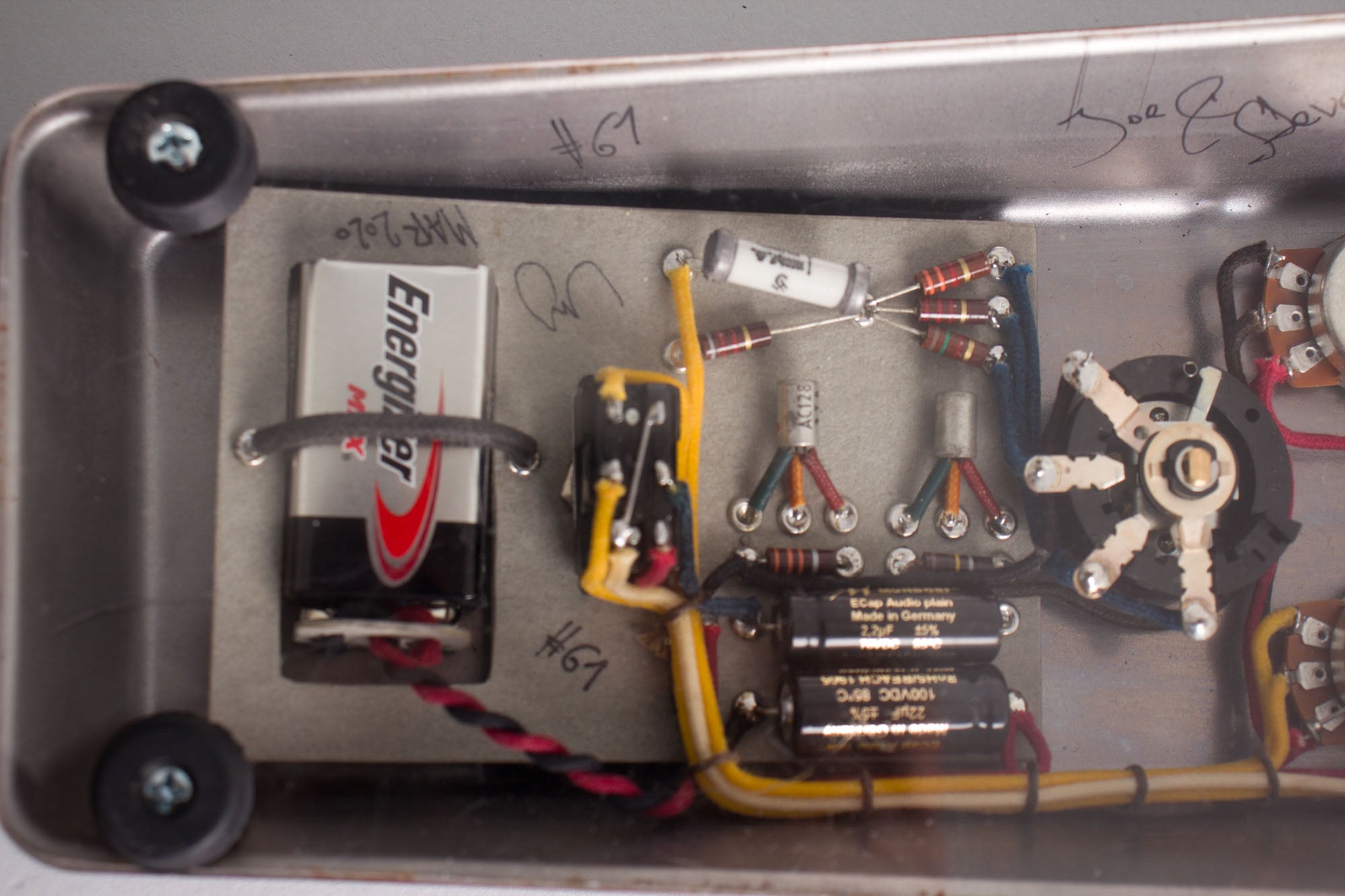 Isle of Tone Haze 67 Fuzz Fuzz Effect (2020) – RetroFret