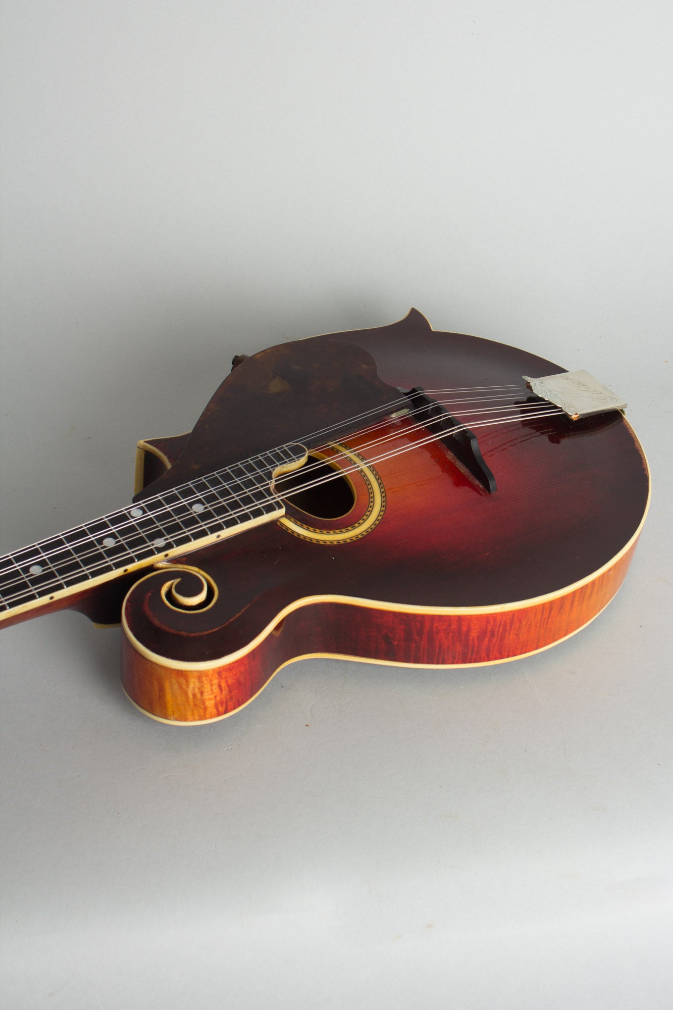 Gibson Model F-4 Carved Top Mandolin (1921)