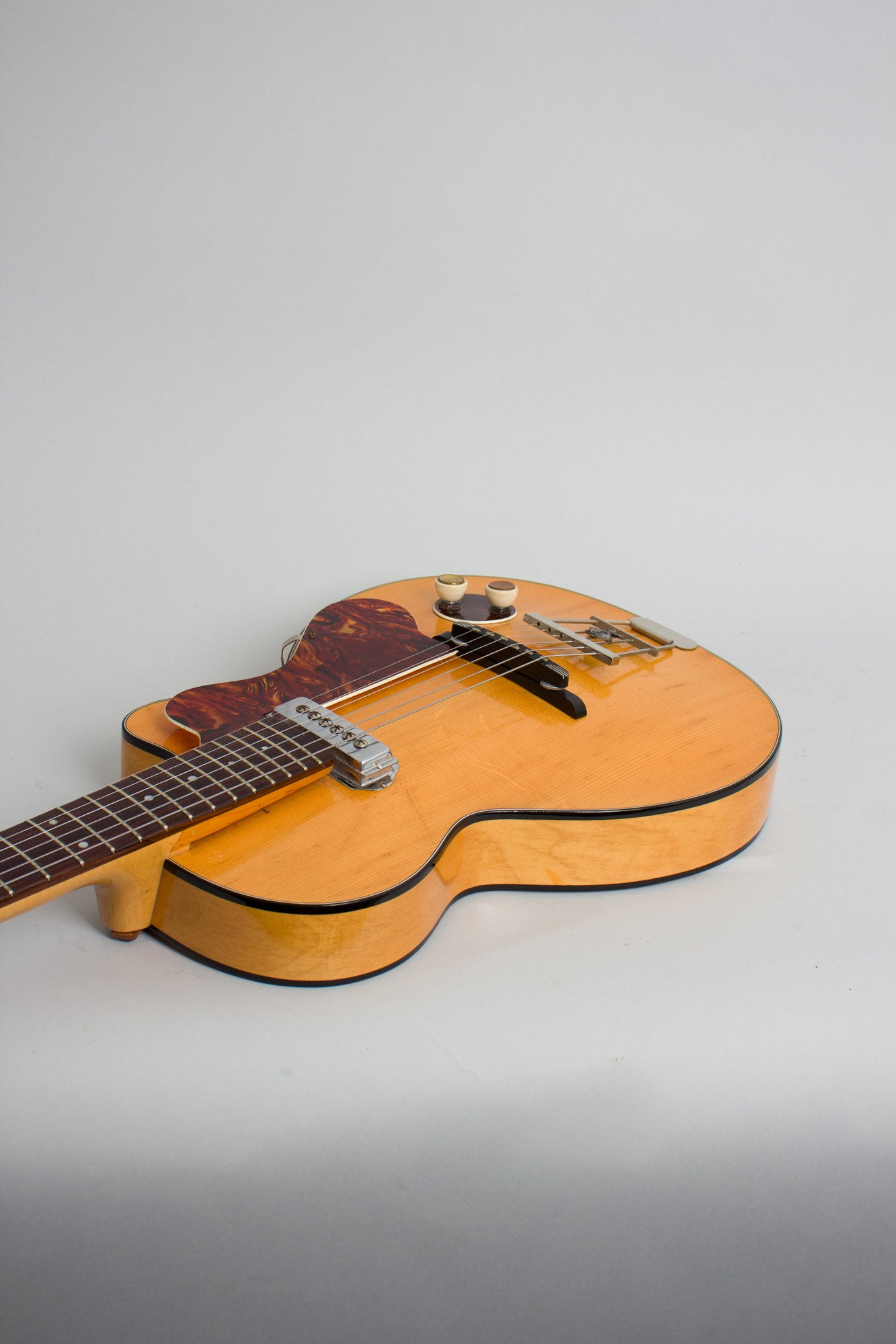 Hofner Model 125 (Club 40) Arch Top Hollow Body Electric Guitar (1955-7)