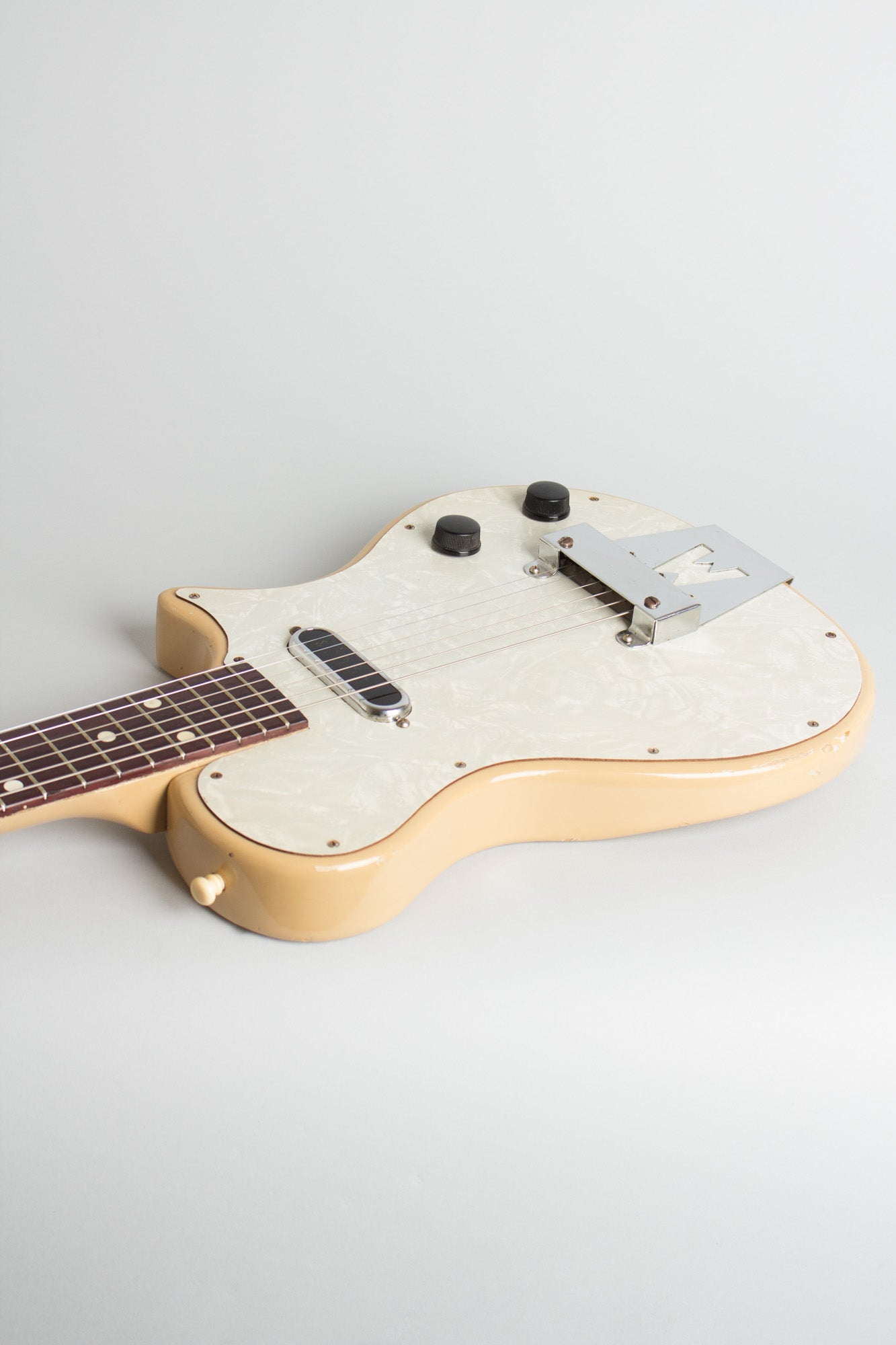 Magnatone Mark III Solid Body Electric Guitar (1957)