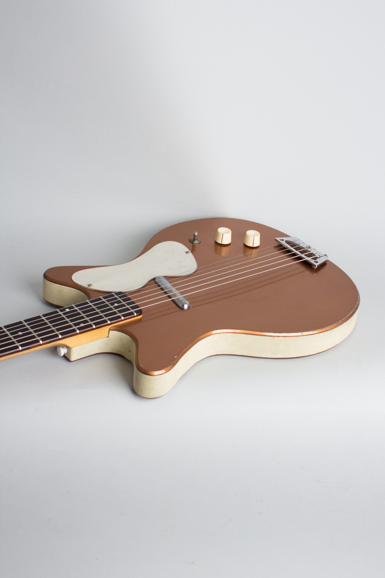 Danelectro Standard Shorthorn Model 3612 Electric 6-String Bass Guitar (1958)