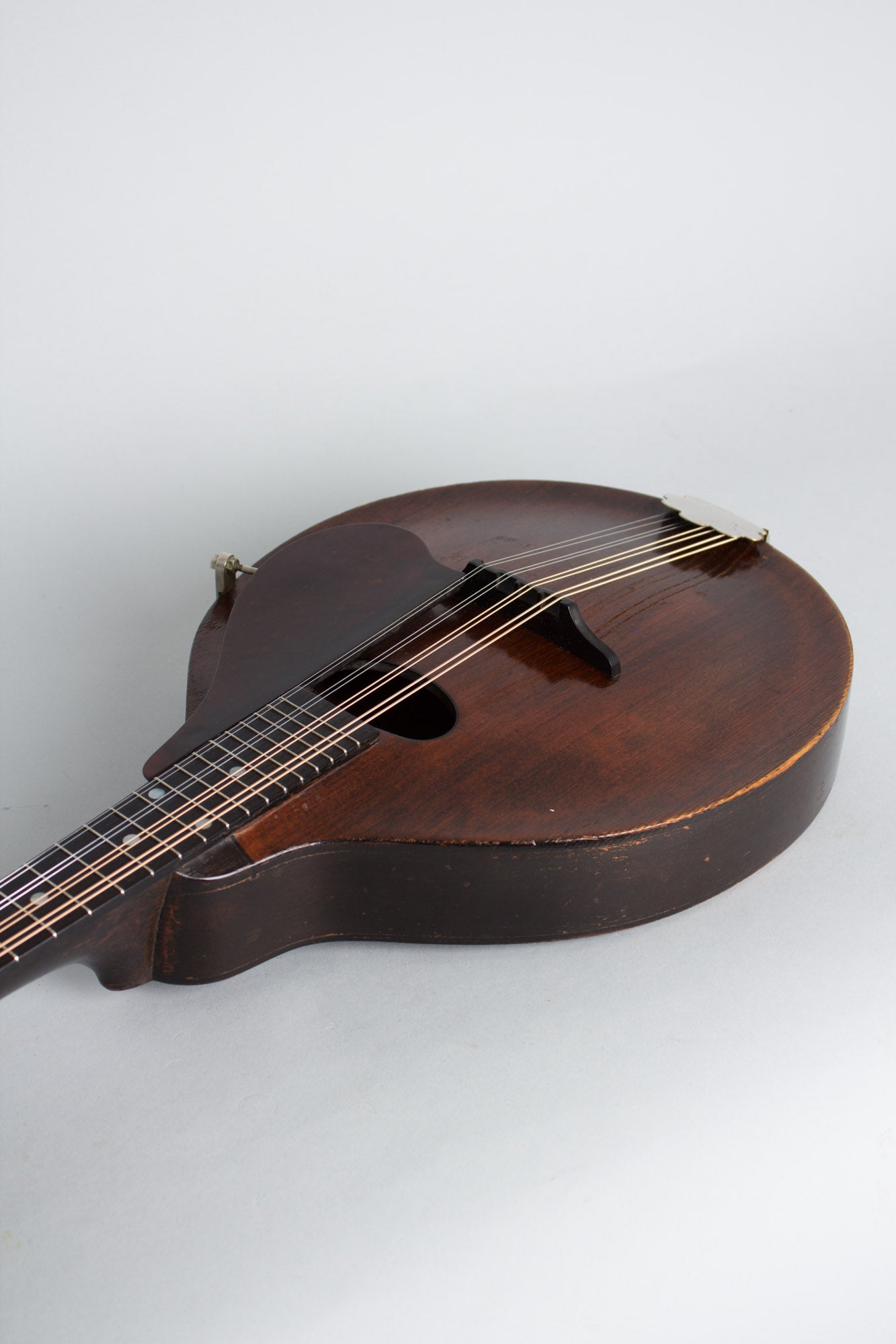 Gibson Style A-0 Carved Top Mandolin (1930)