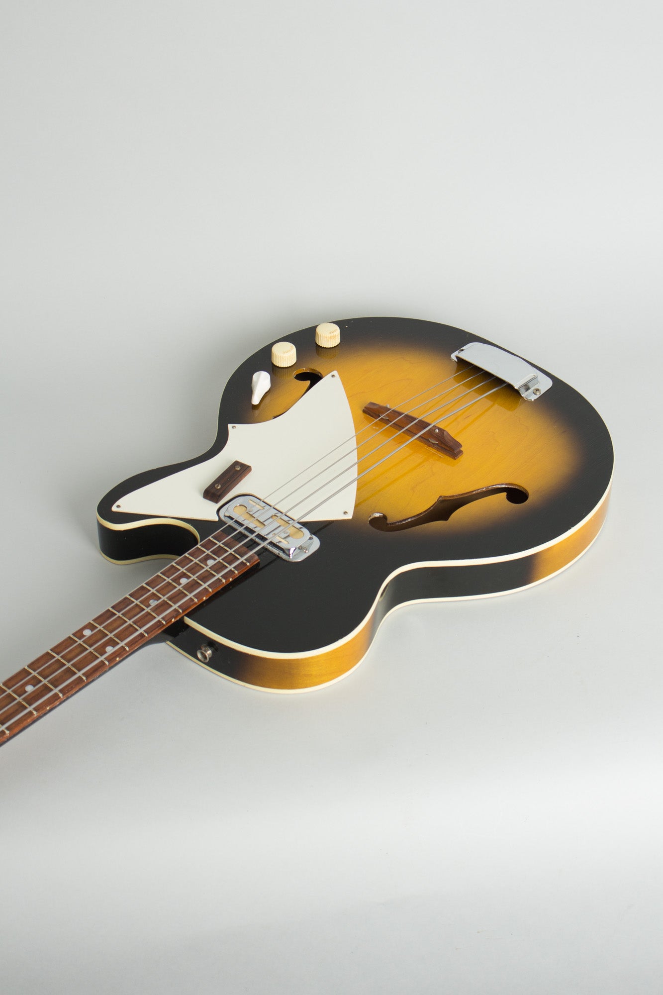 Harmony H-22 Electric Bass Guitar (1967)