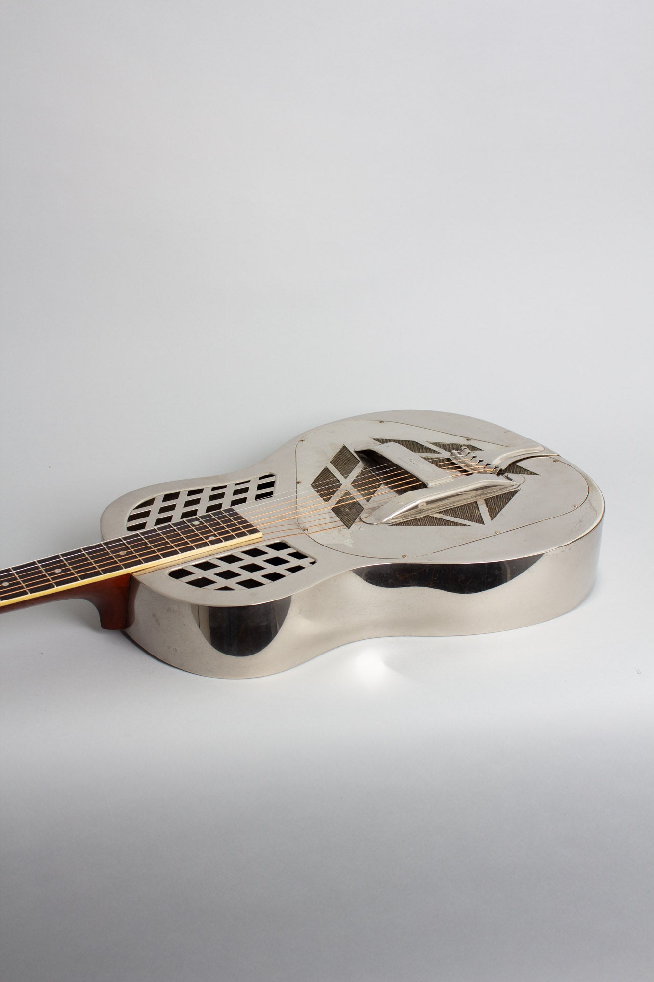 National Style 1 Tricone Roundneck Resophonic Guitar (1928)