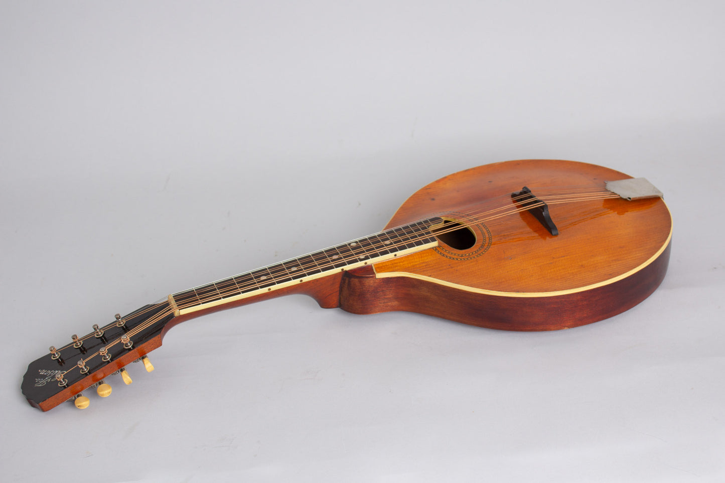 Gibson Style H-1 Carved Top Mandola (1915)
