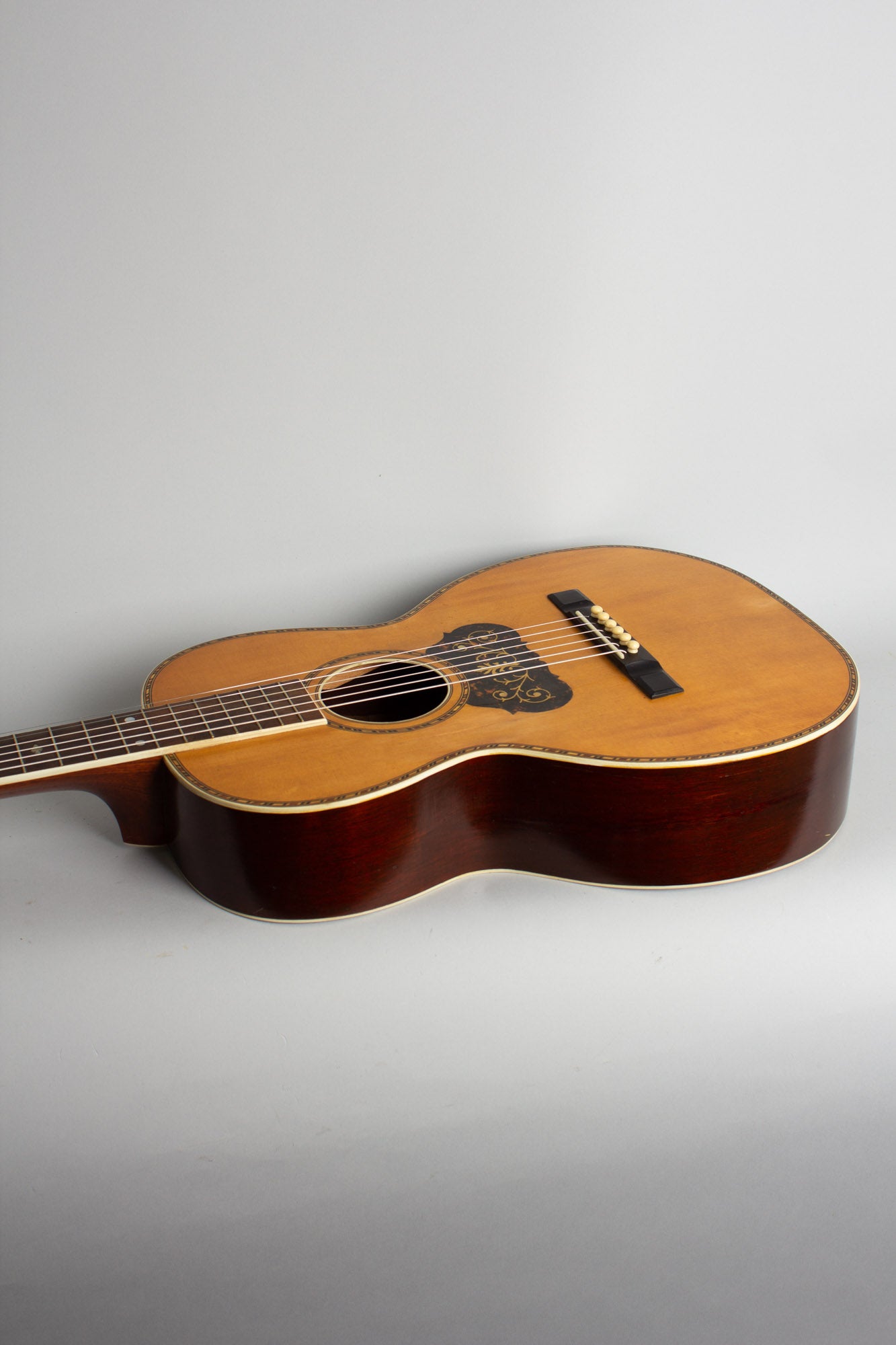Washington Model B-330 Flat Top Acoustic Guitar (1925)