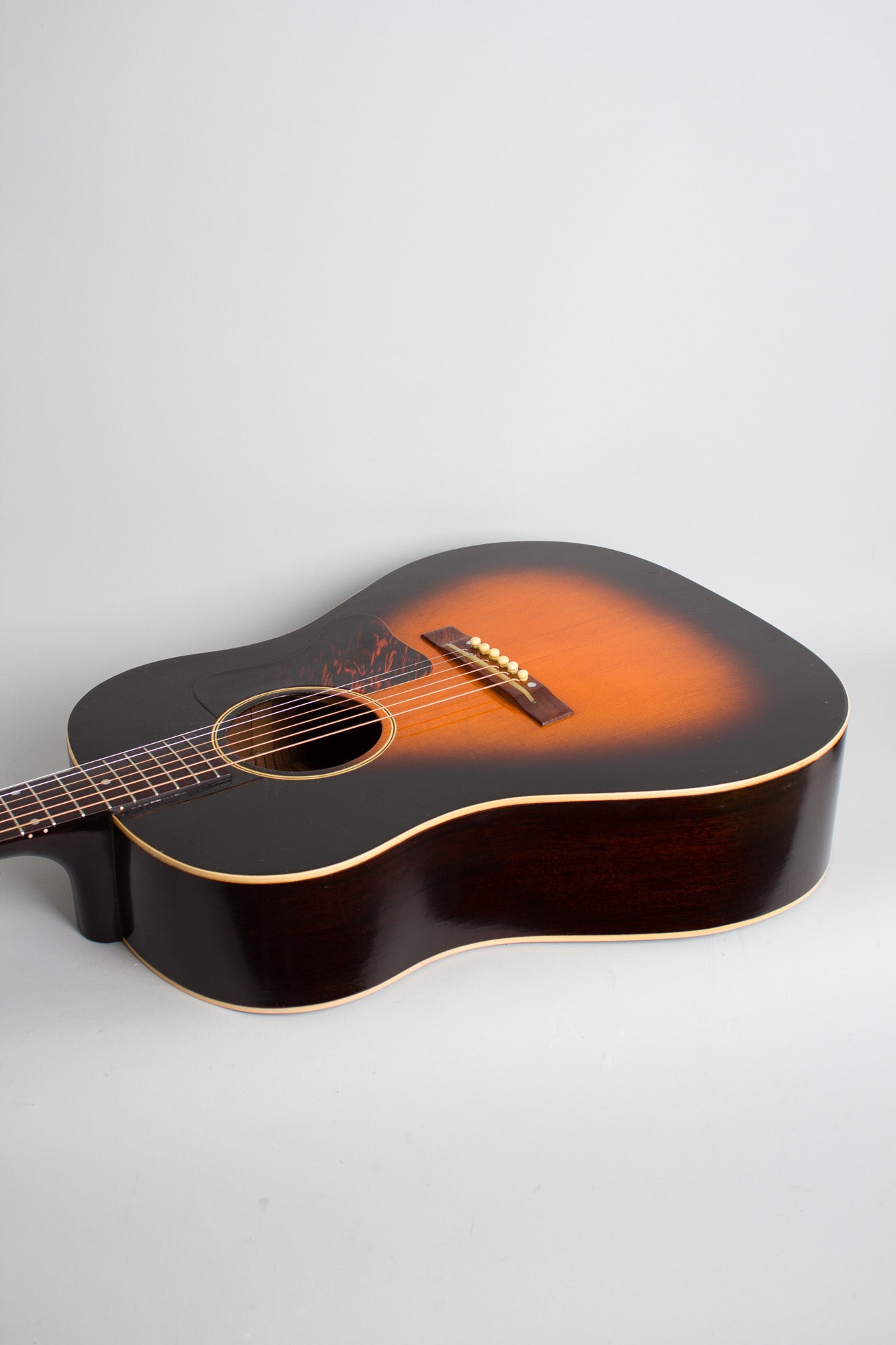 Gibson J-35 Flat Top Acoustic Guitar (1937)