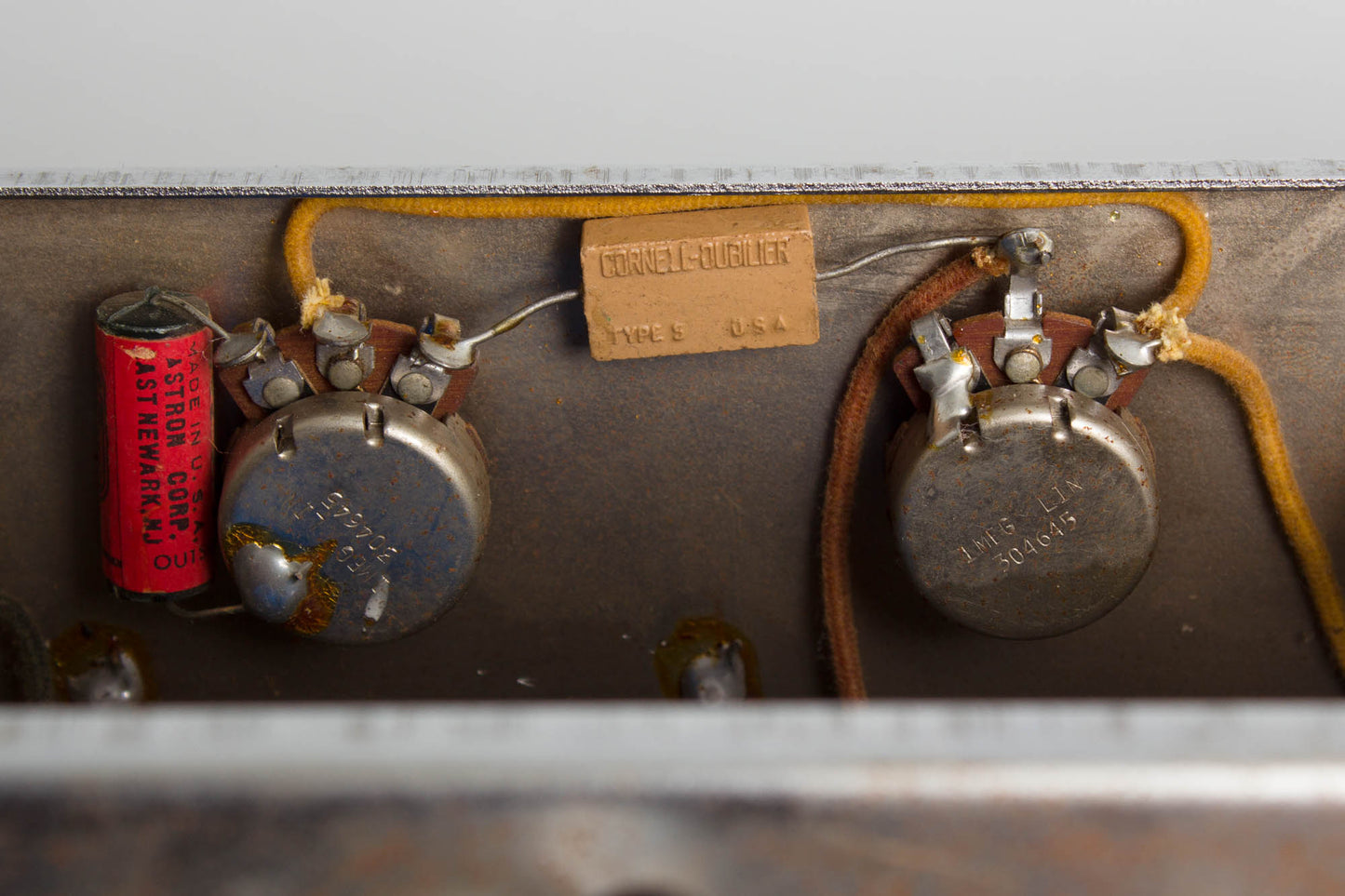 Fender White Tube Amplifier (1958)