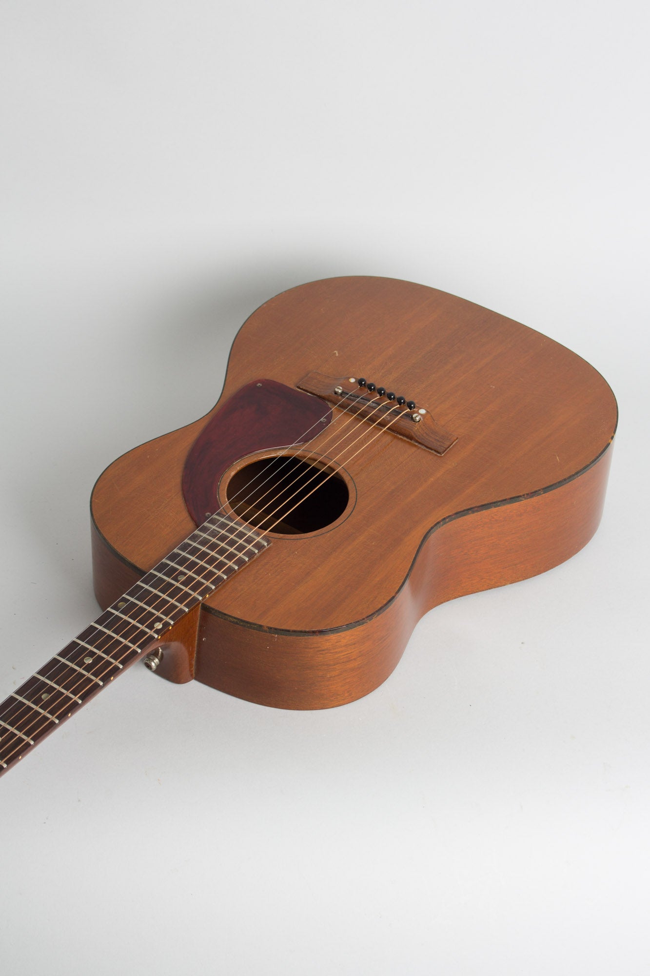 Gibson LG-0 Flat Top Acoustic Guitar (1968)