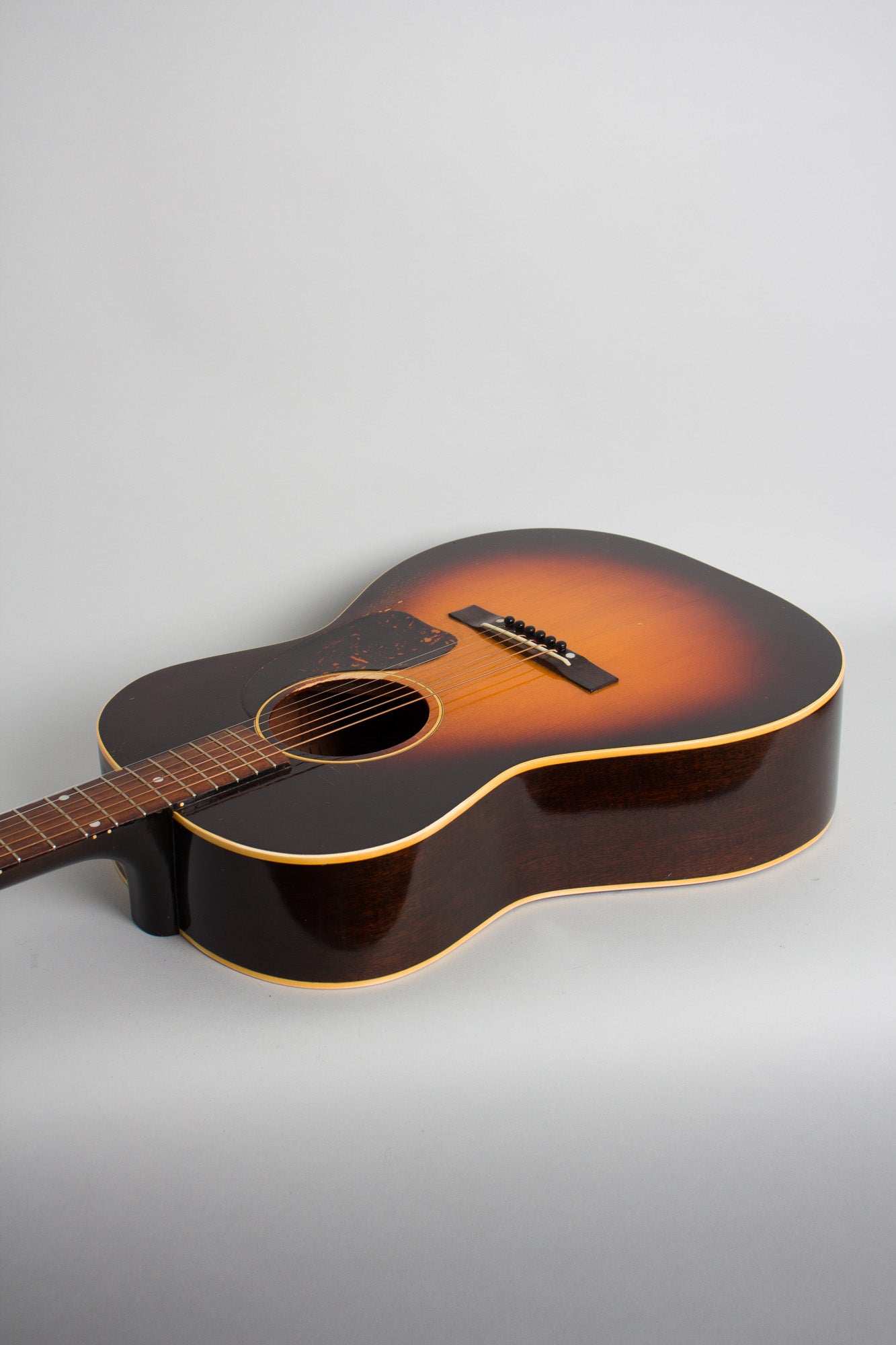 Gibson LG-2 Flat Top Acoustic Guitar (1946-7)