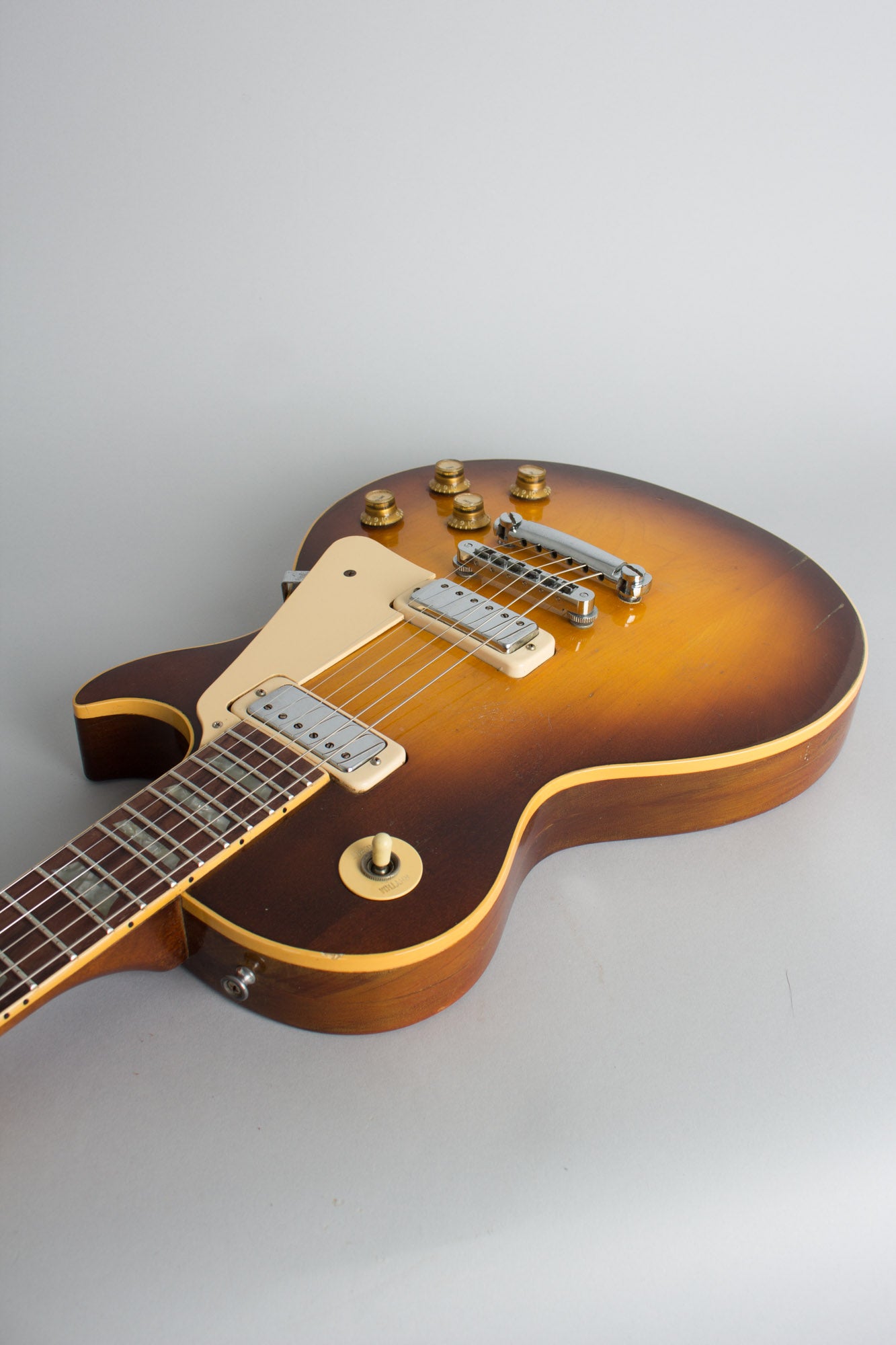 Gibson Les Paul Deluxe Solid Body Electric Guitar (1975)