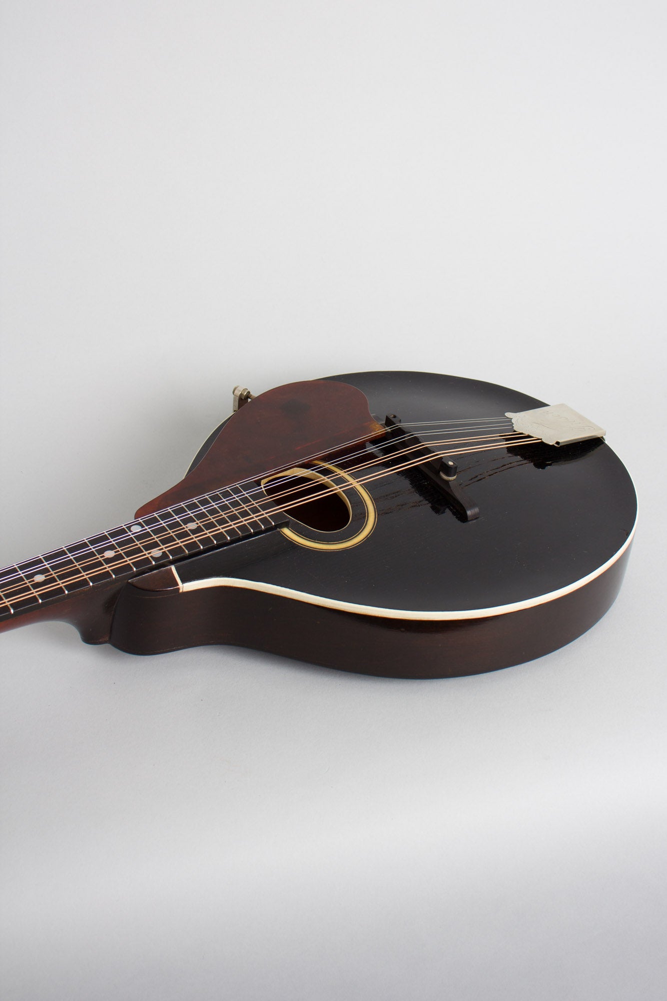 Gibson Style A Snakehead Carved Top Mandolin (1927)