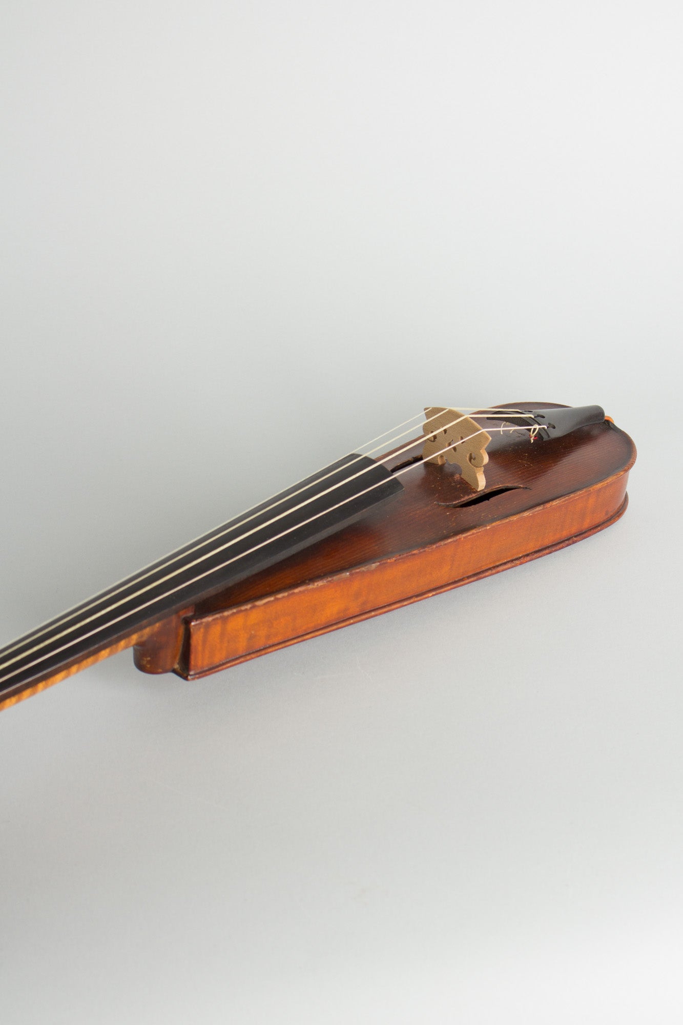 unlabelled Decorative Pochette Violin (1900)
