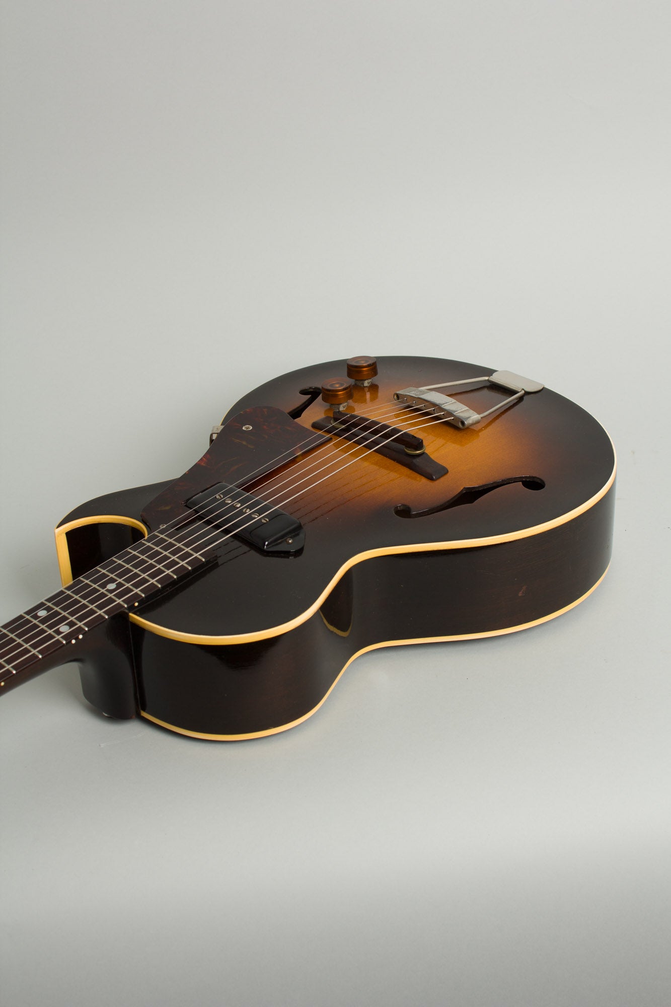 Gibson ES-140 Arch Top Hollow Body Electric Guitar (1950)