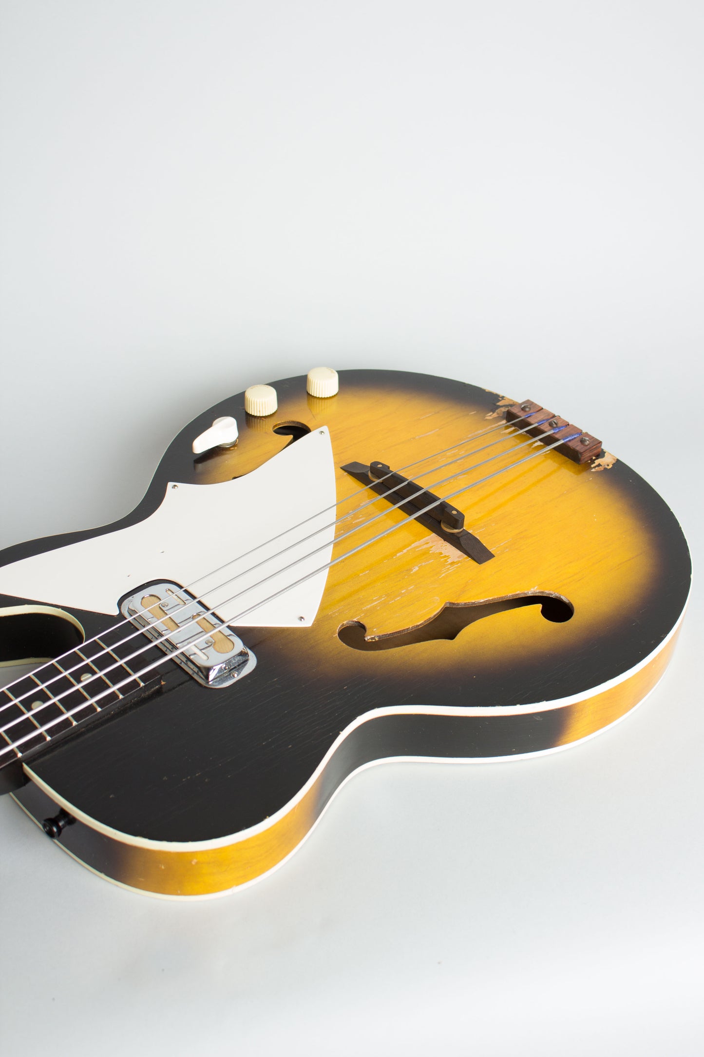 Harmony H-22 Electric Bass Guitar (1962)