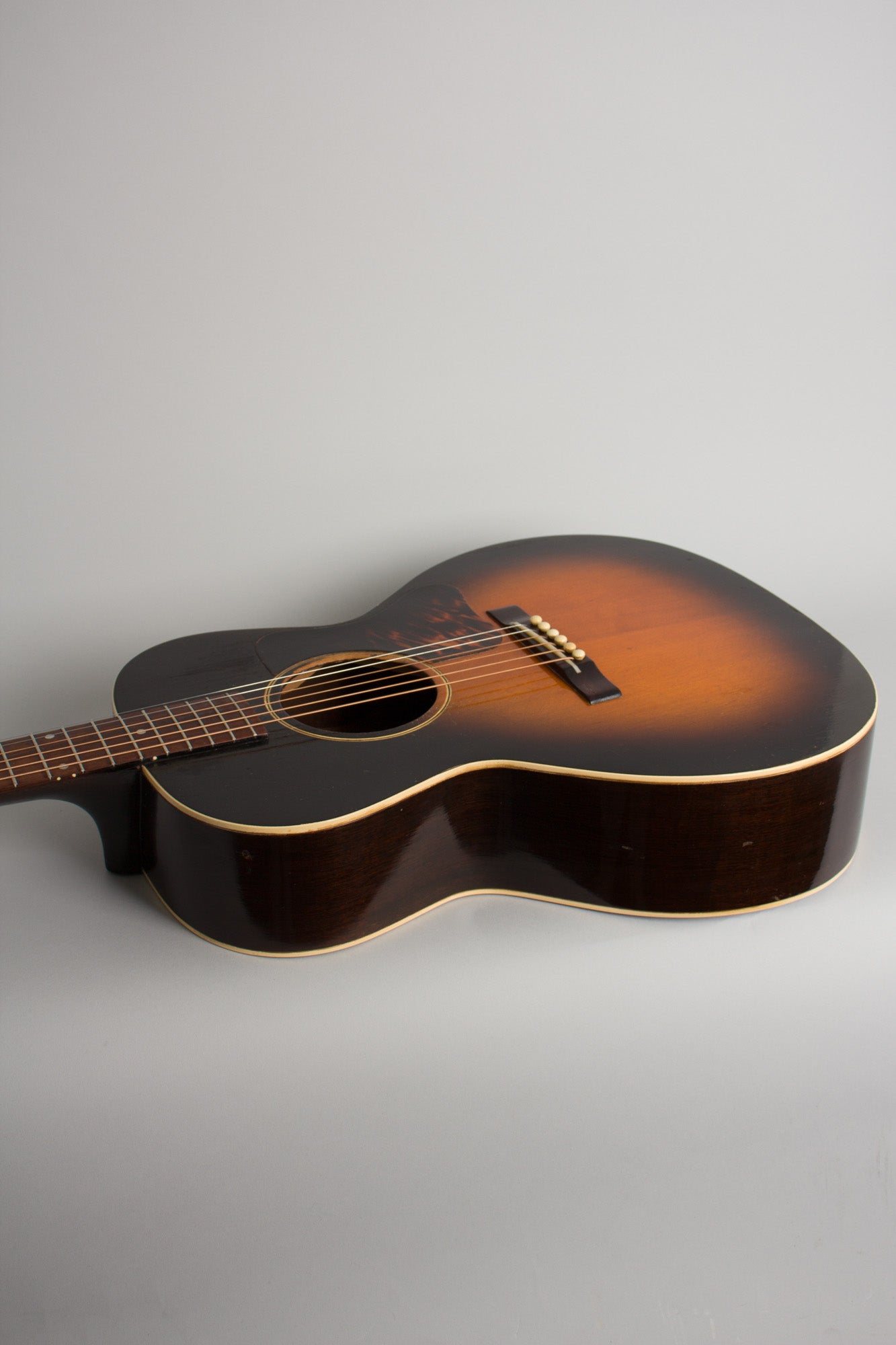 Gibson L-00 Flat Top Acoustic Guitar (1939)