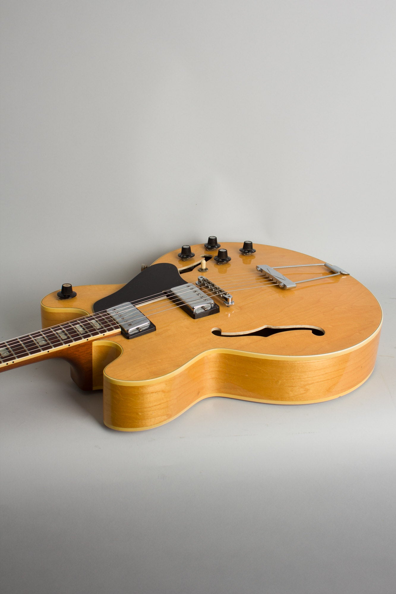 Gibson ES-150DCN Arch Top Semi-Hollow Body Electric Guitar (1974)