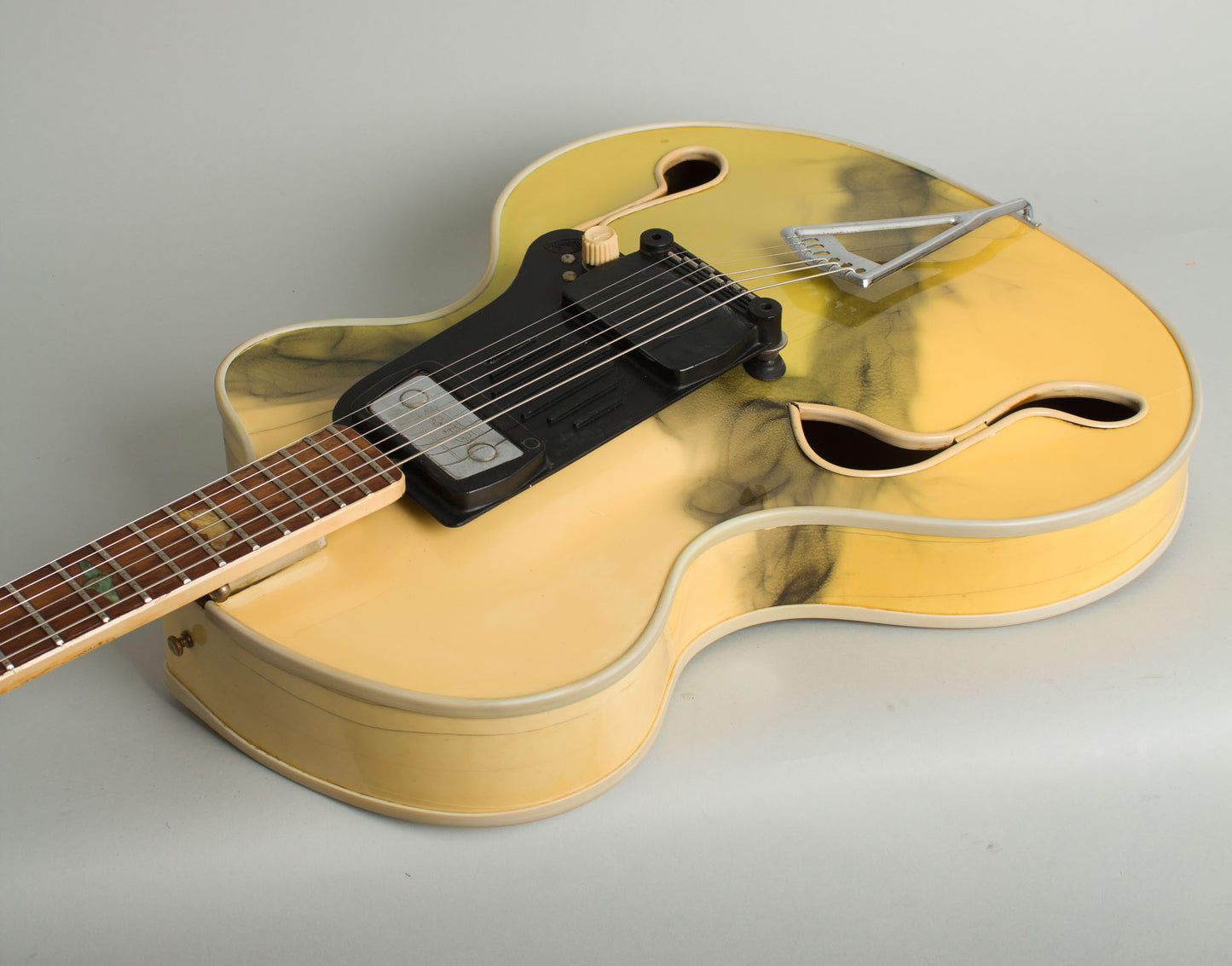 Wandre BB Model Semi-Hollow Body Electric Guitar (1960)