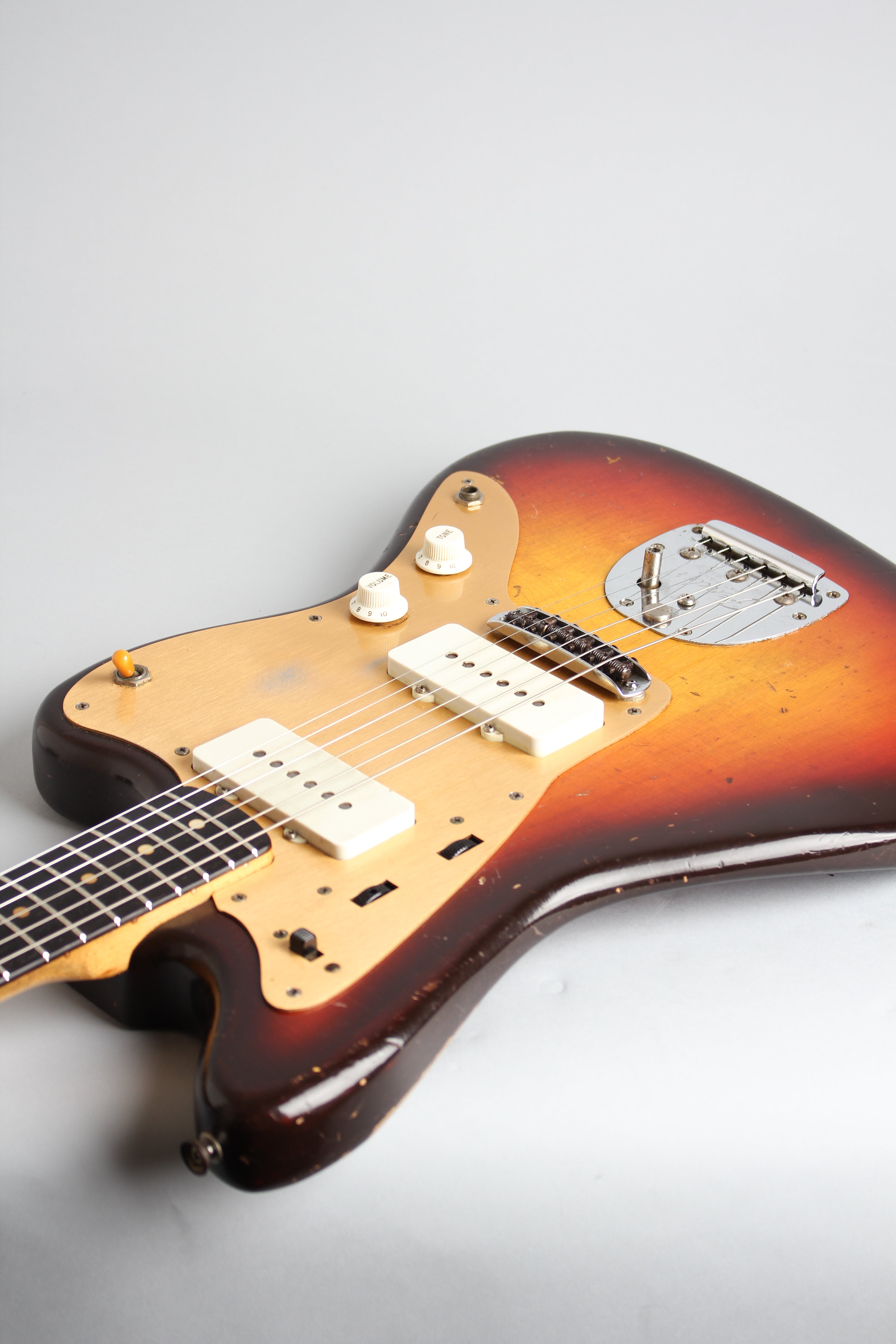 Fender Jazzmaster Solid Body Electric Guitar (1958) – RetroFret