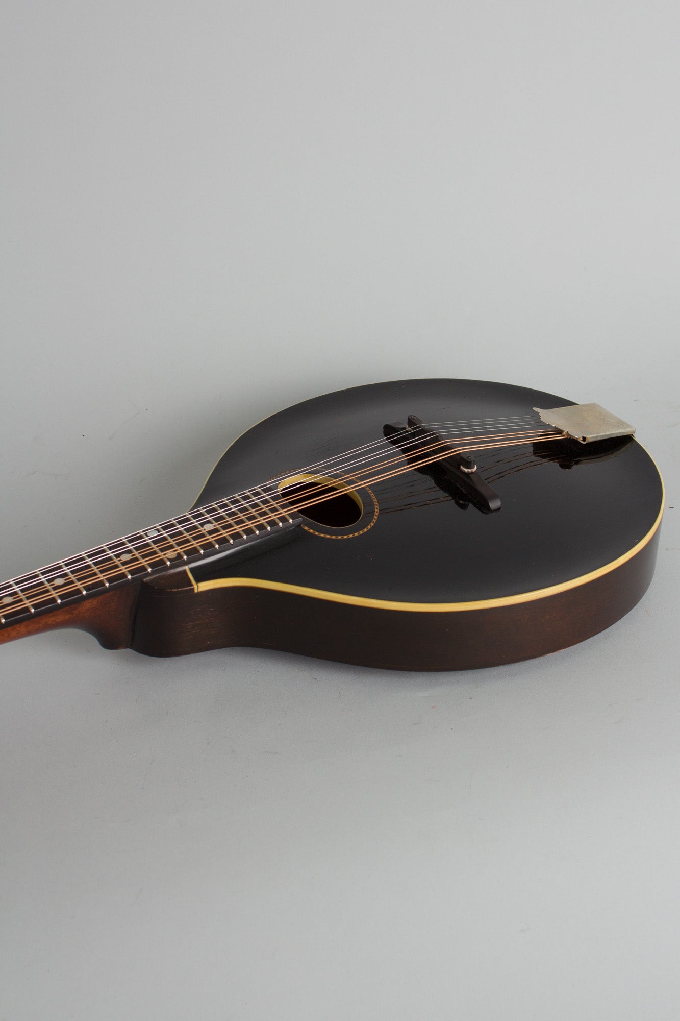 Gibson Style A-1 Snakehead Carved Top Mandolin (1925)