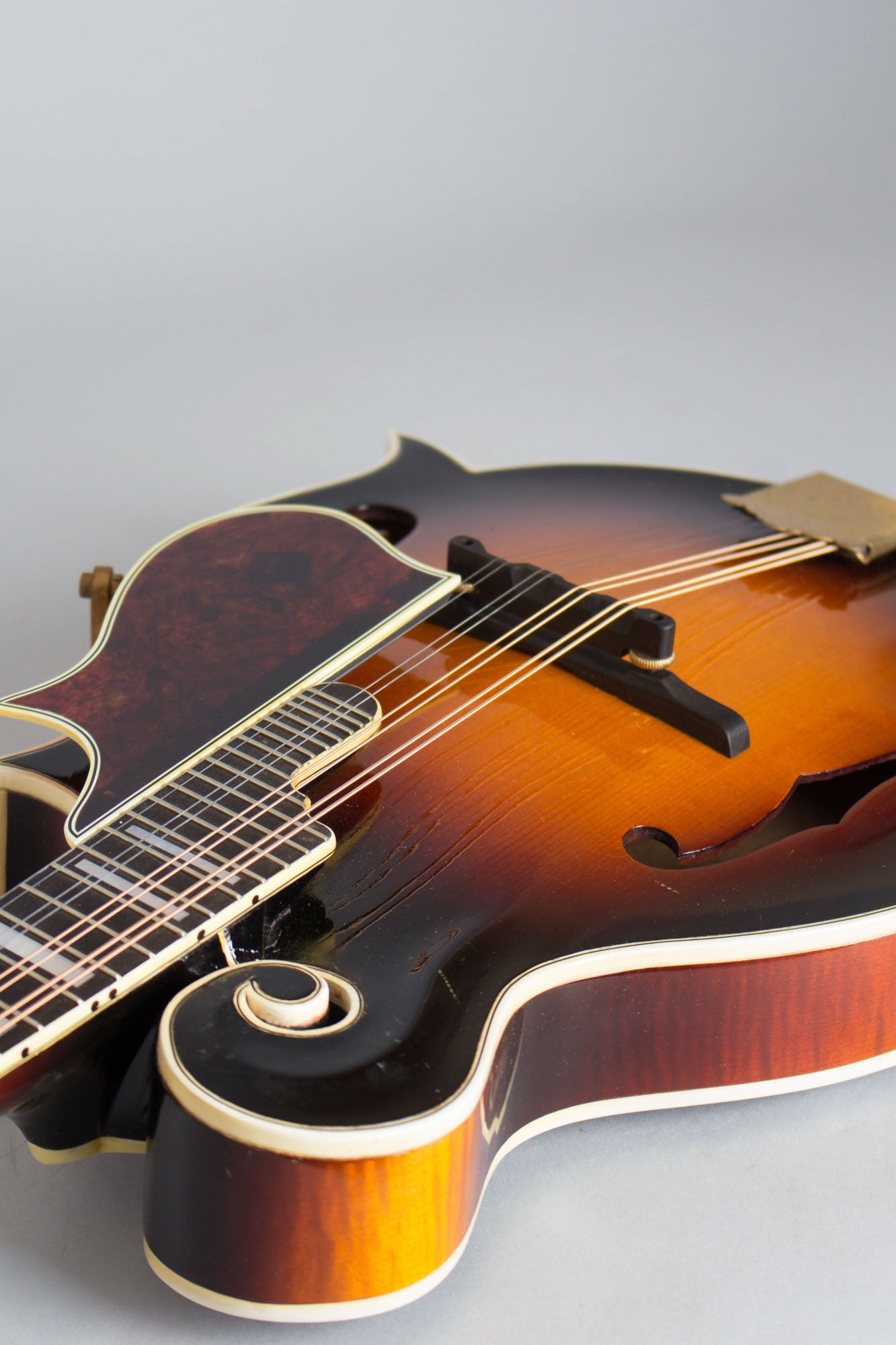 Gibson F-5 Carved Top Mandolin (1938)