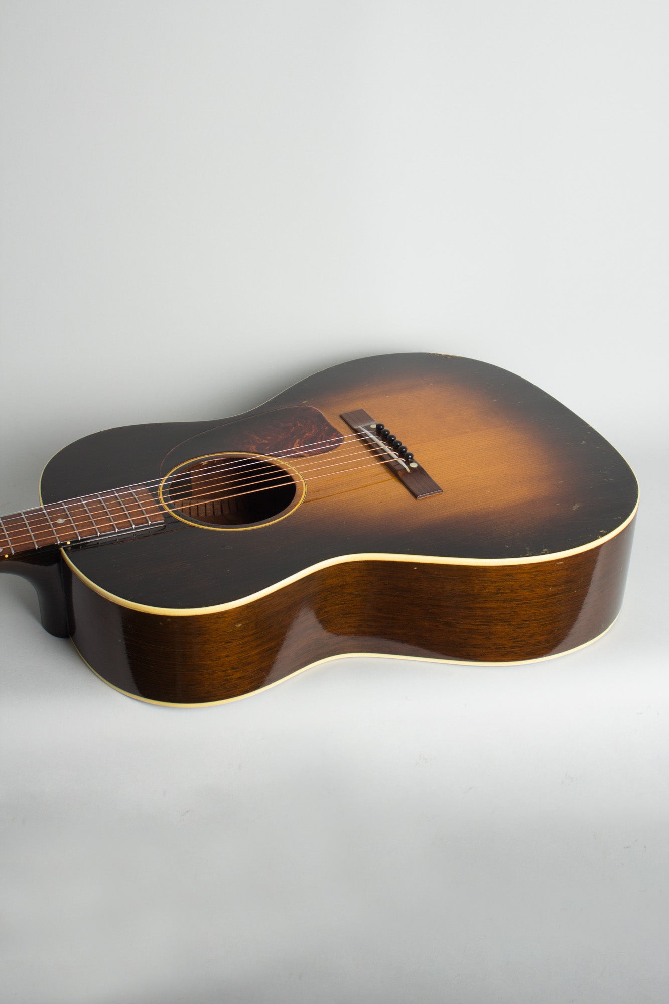 Gibson LG-1 Flat Top Acoustic Guitar (1951)