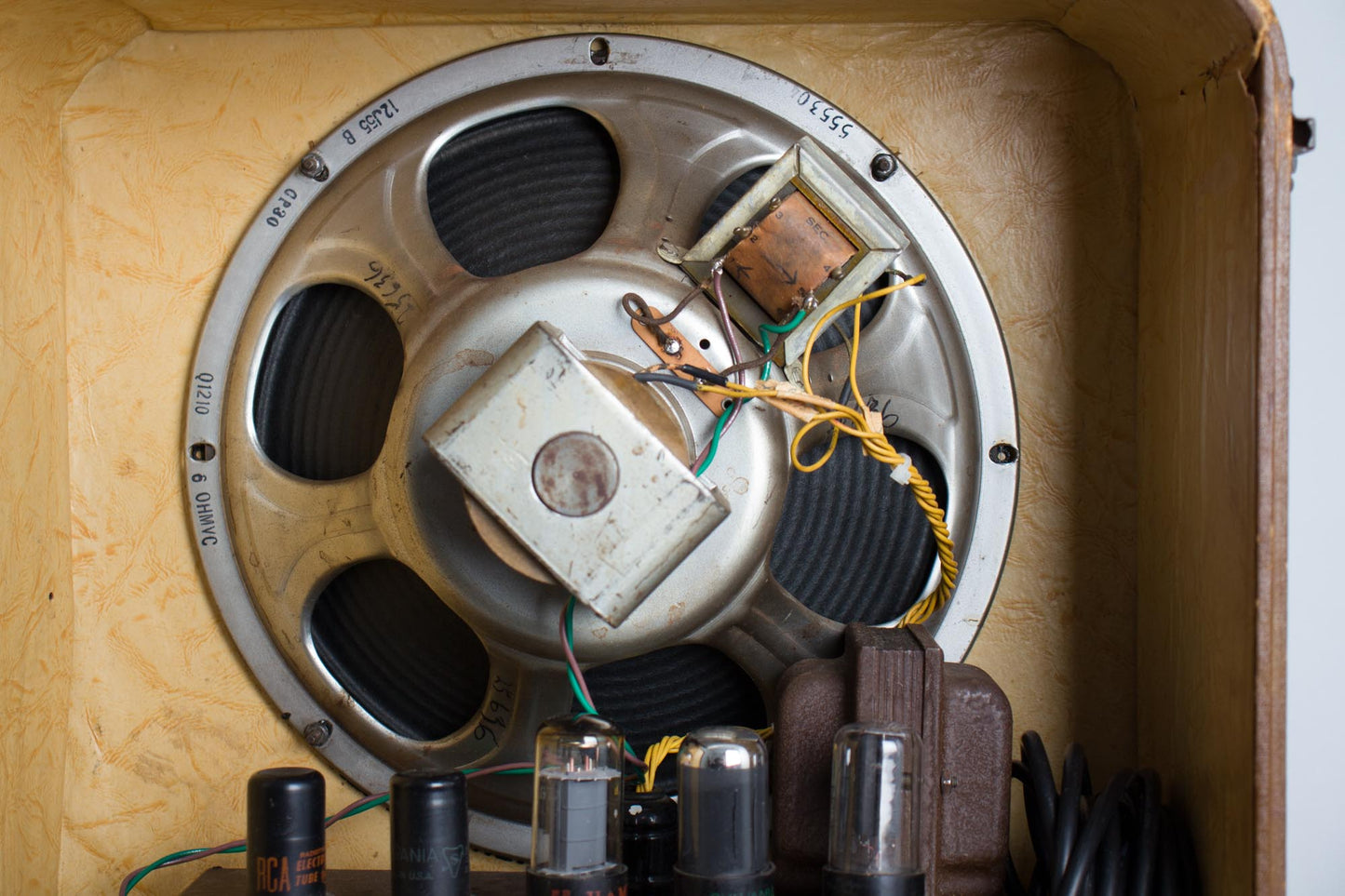 Gibson EH-125 Tube Amplifier (1943)