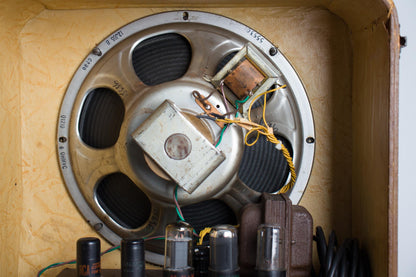 Gibson EH-125 Tube Amplifier (1943)