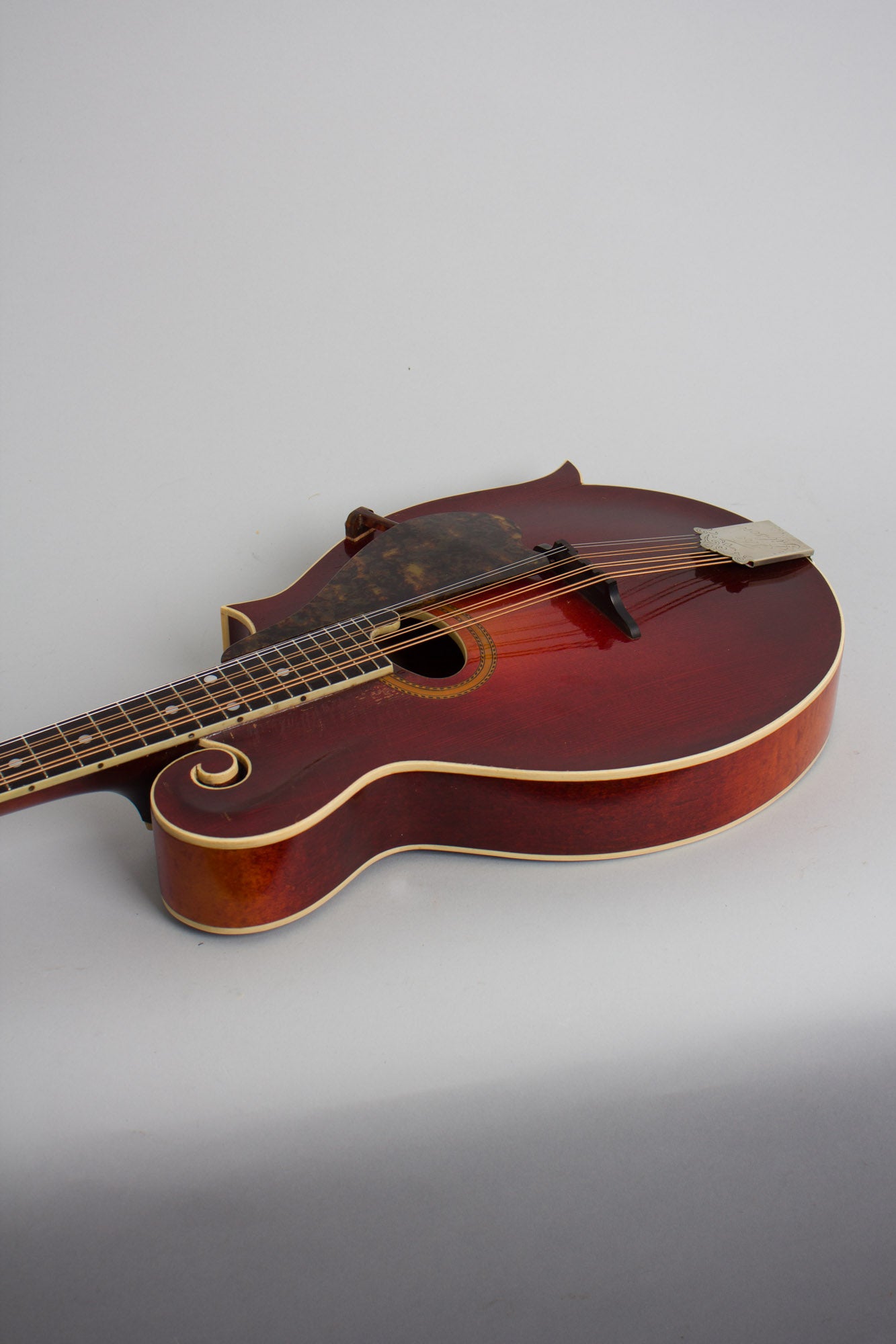 Gibson H-4 Carved Top Mandola (1916)