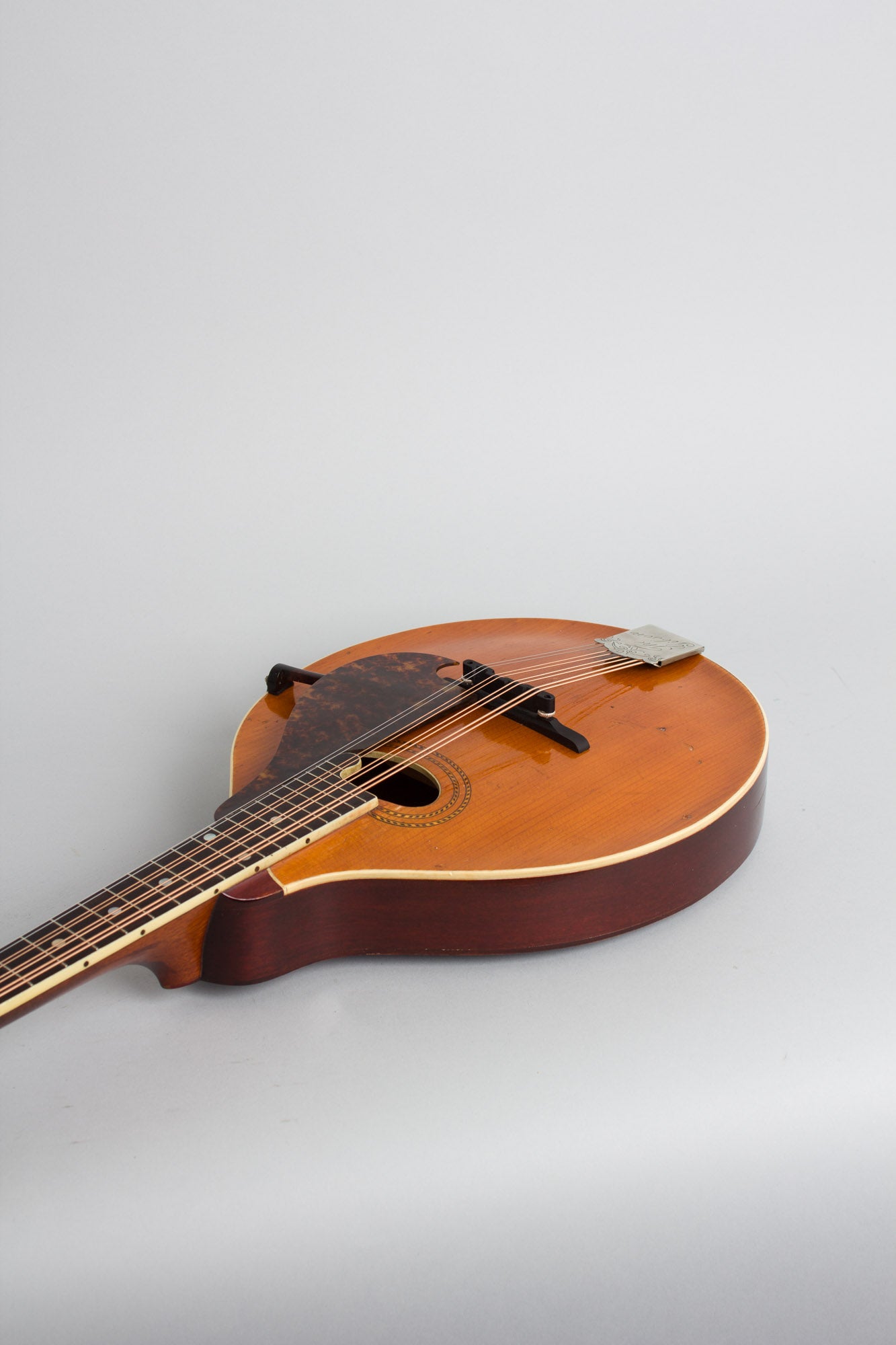 Gibson Style H-1 Carved Top Mandola (1915)