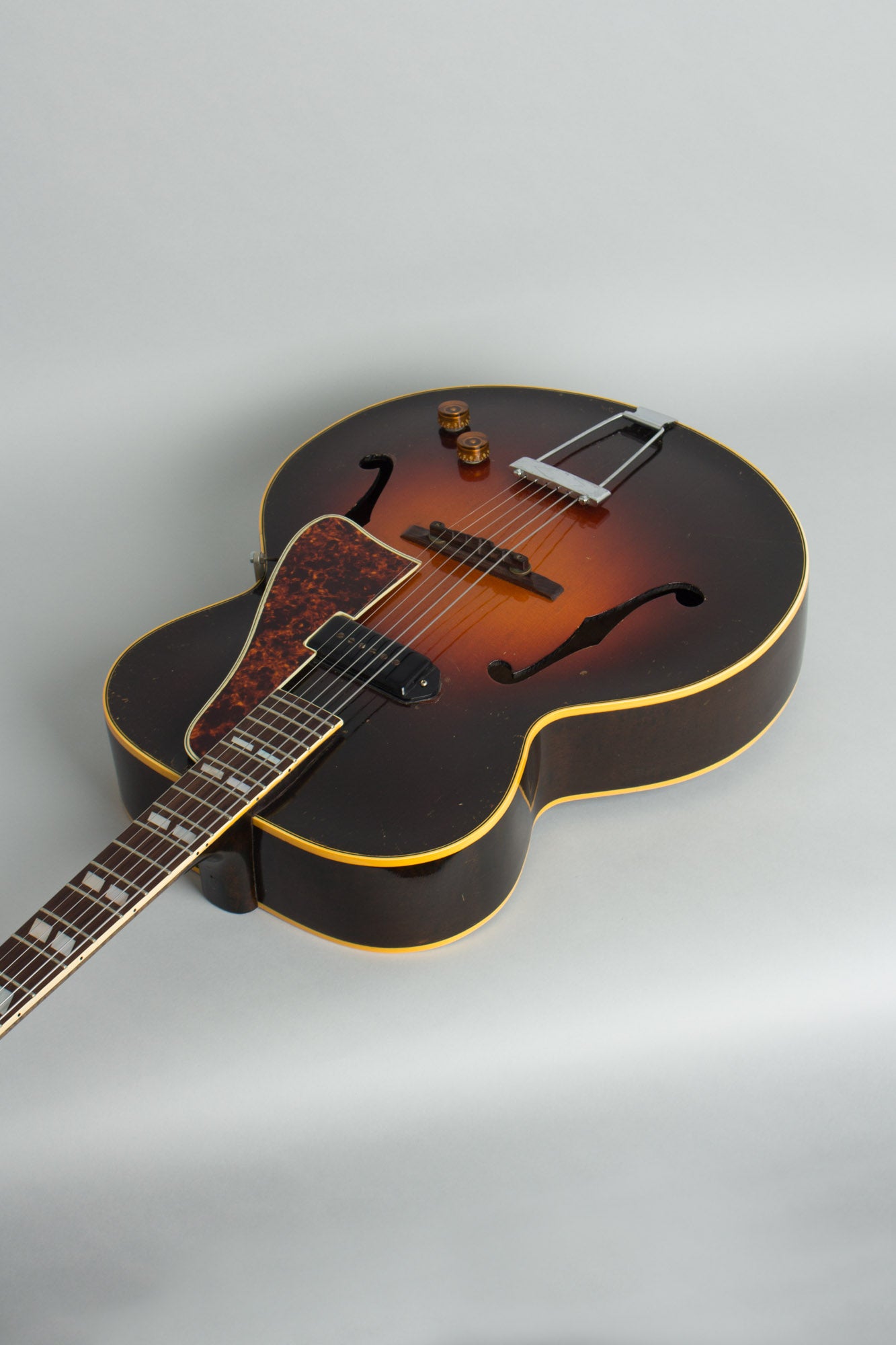 Gibson L-7 Arch Top Hollow Body Electric Guitar (1944)