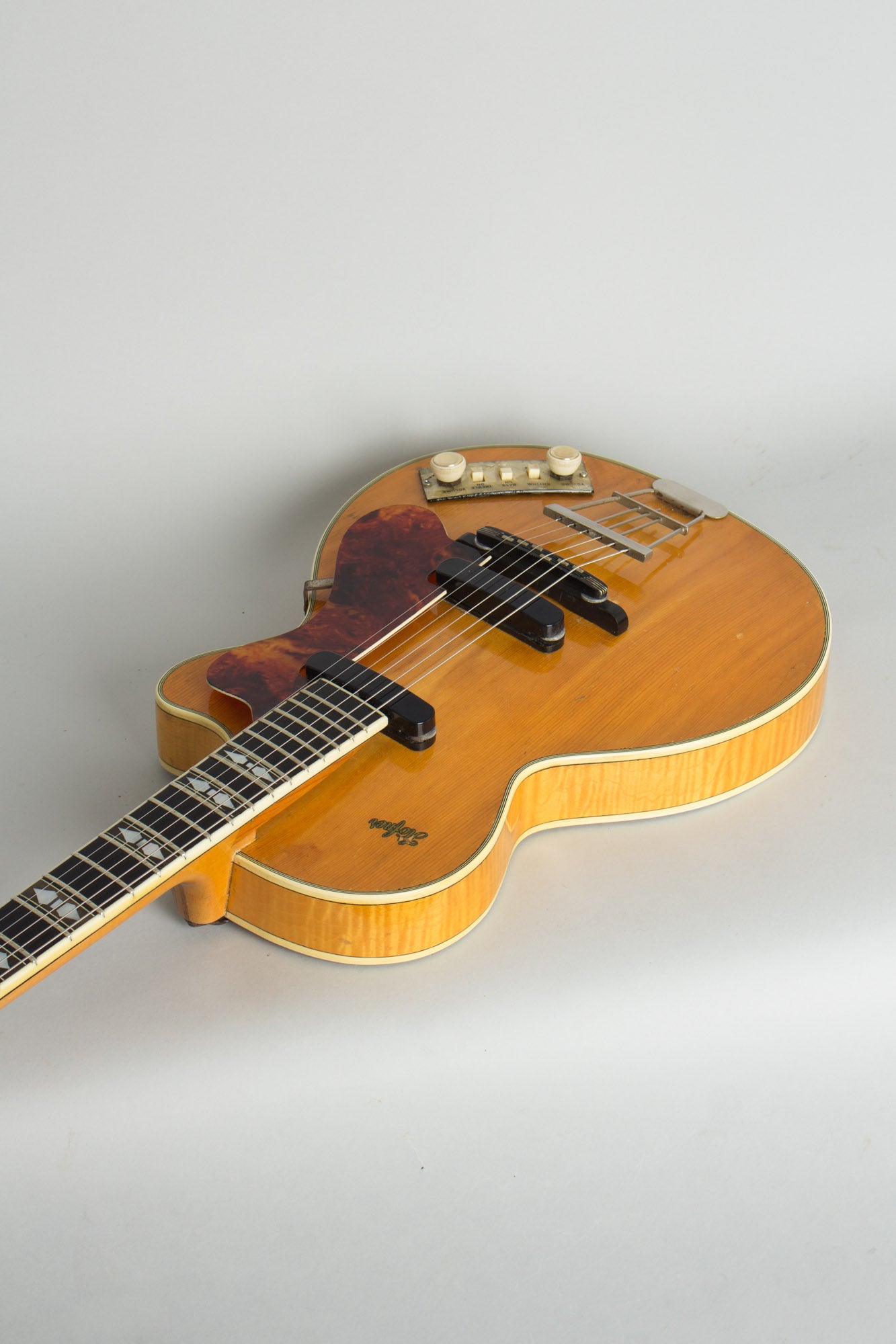 Hofner Club 60 Arch Top Hollow Body Electric Guitar (1959)