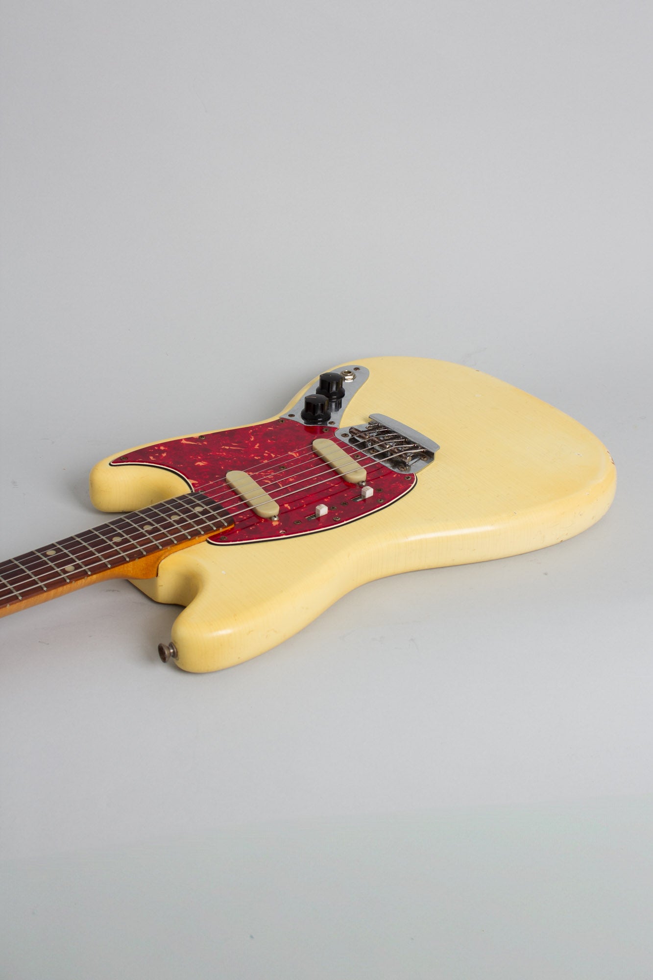 Fender Duo-Sonic II Solid Body Electric Guitar (1965)