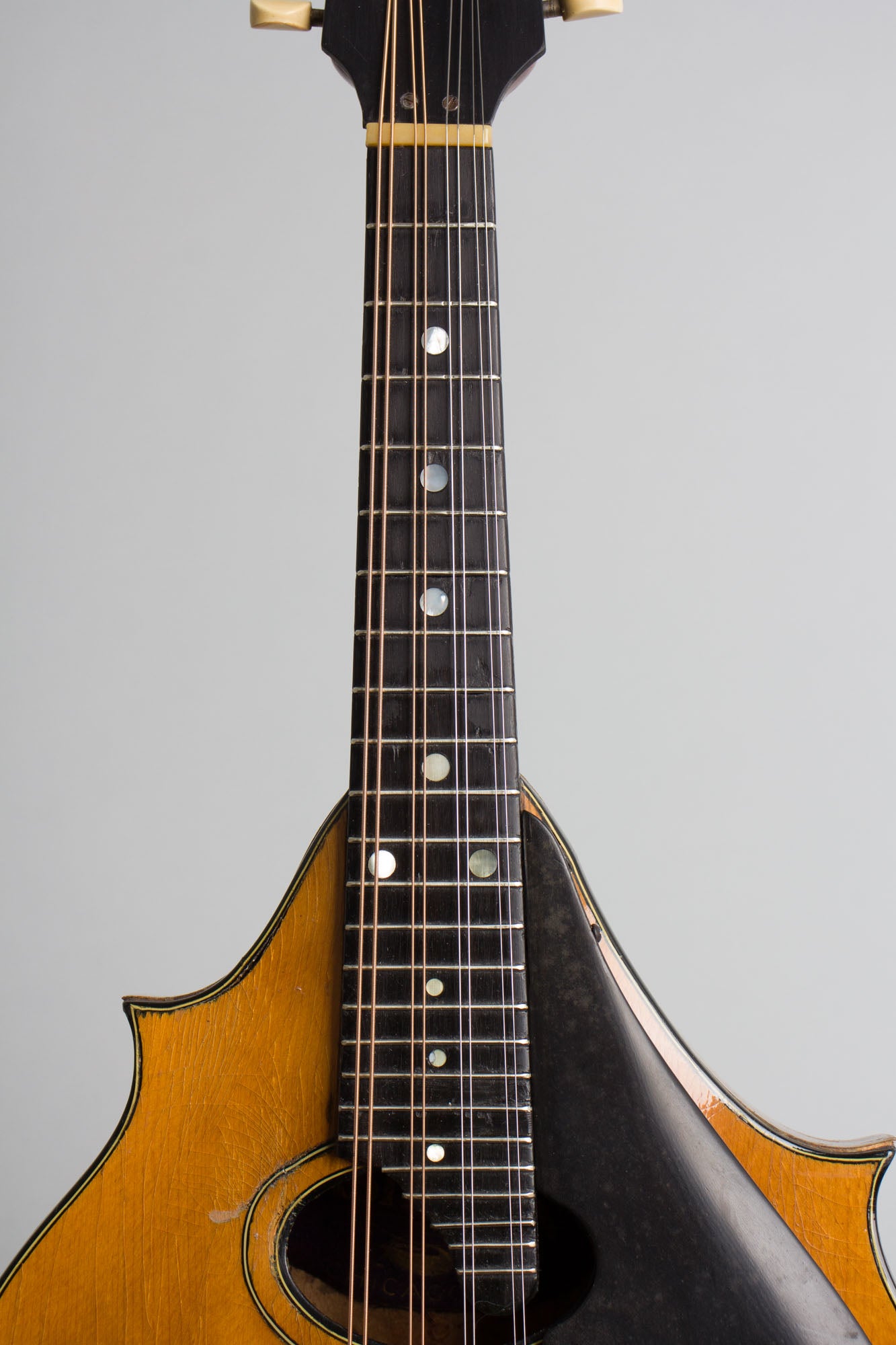 Washburn Model 5283 Deluxe Carved Top Mandolin (1930)