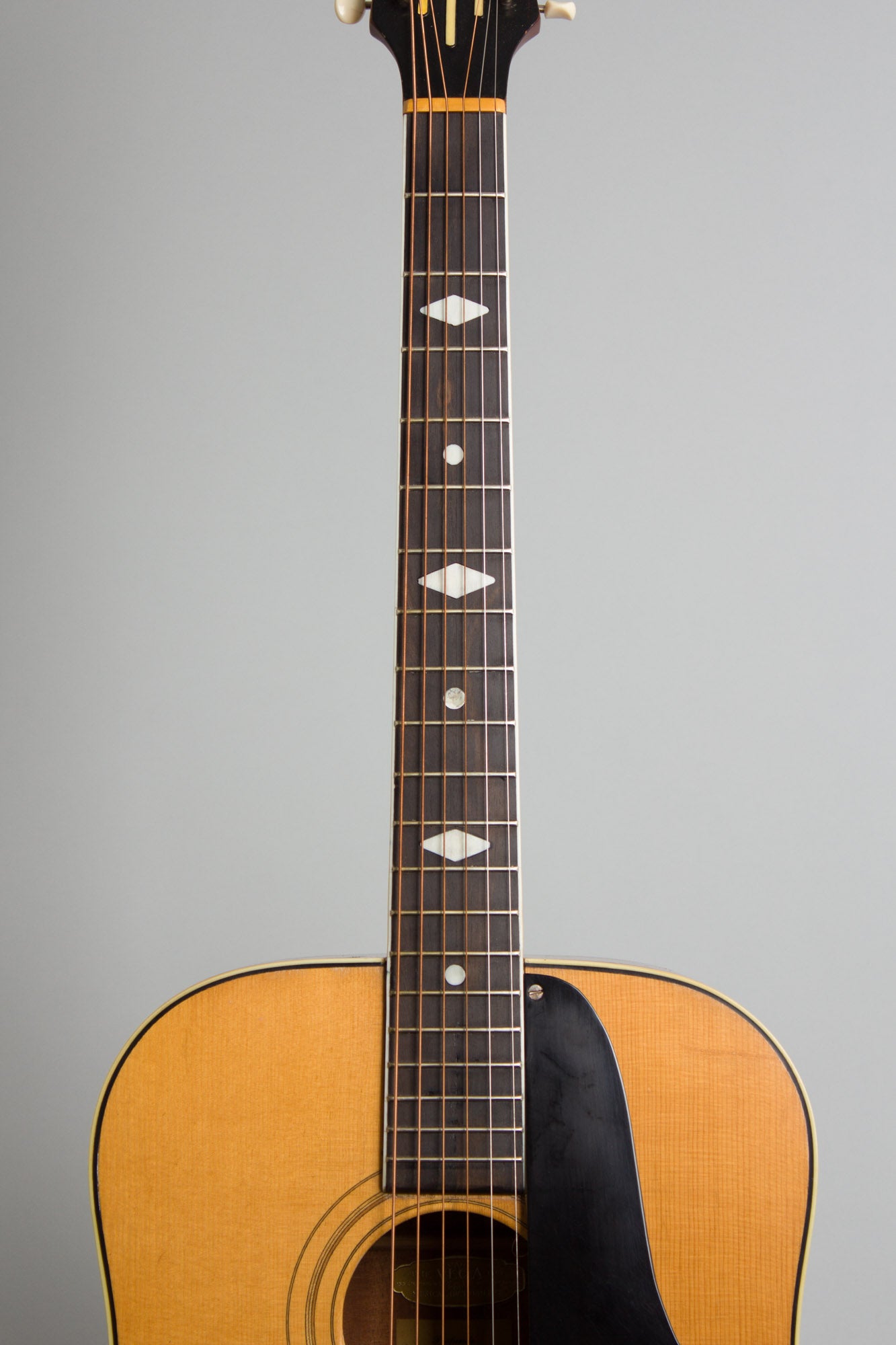Vega Profundo Flat Top Acoustic Guitar (1940s)