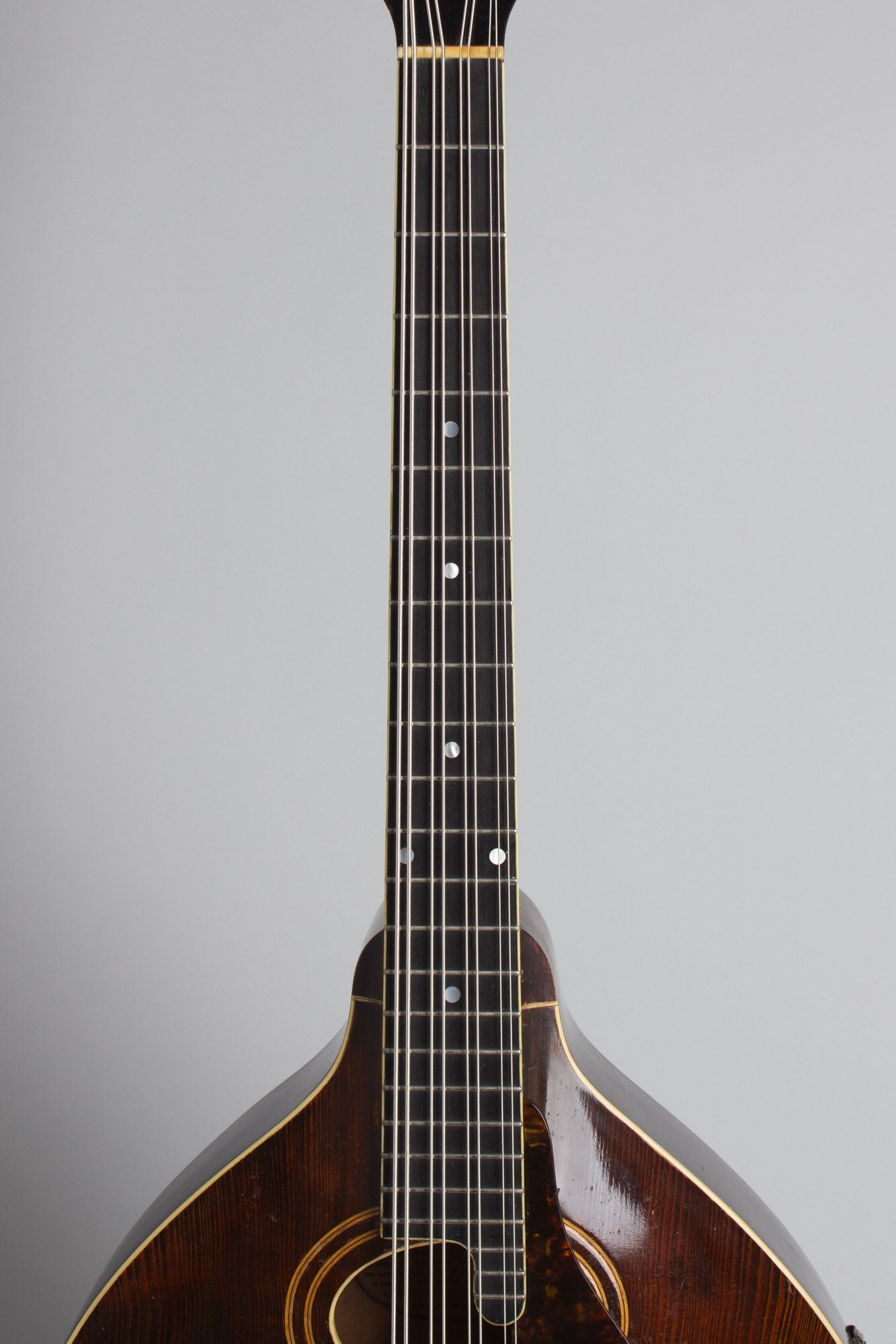 Gibson K-1 Carved Top Mandocello (1919)