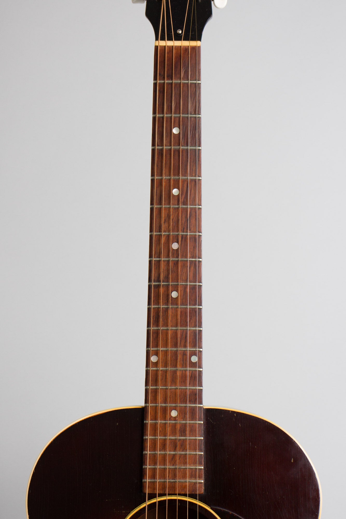 Gibson LG-2 Flat Top Acoustic Guitar (1946-7)