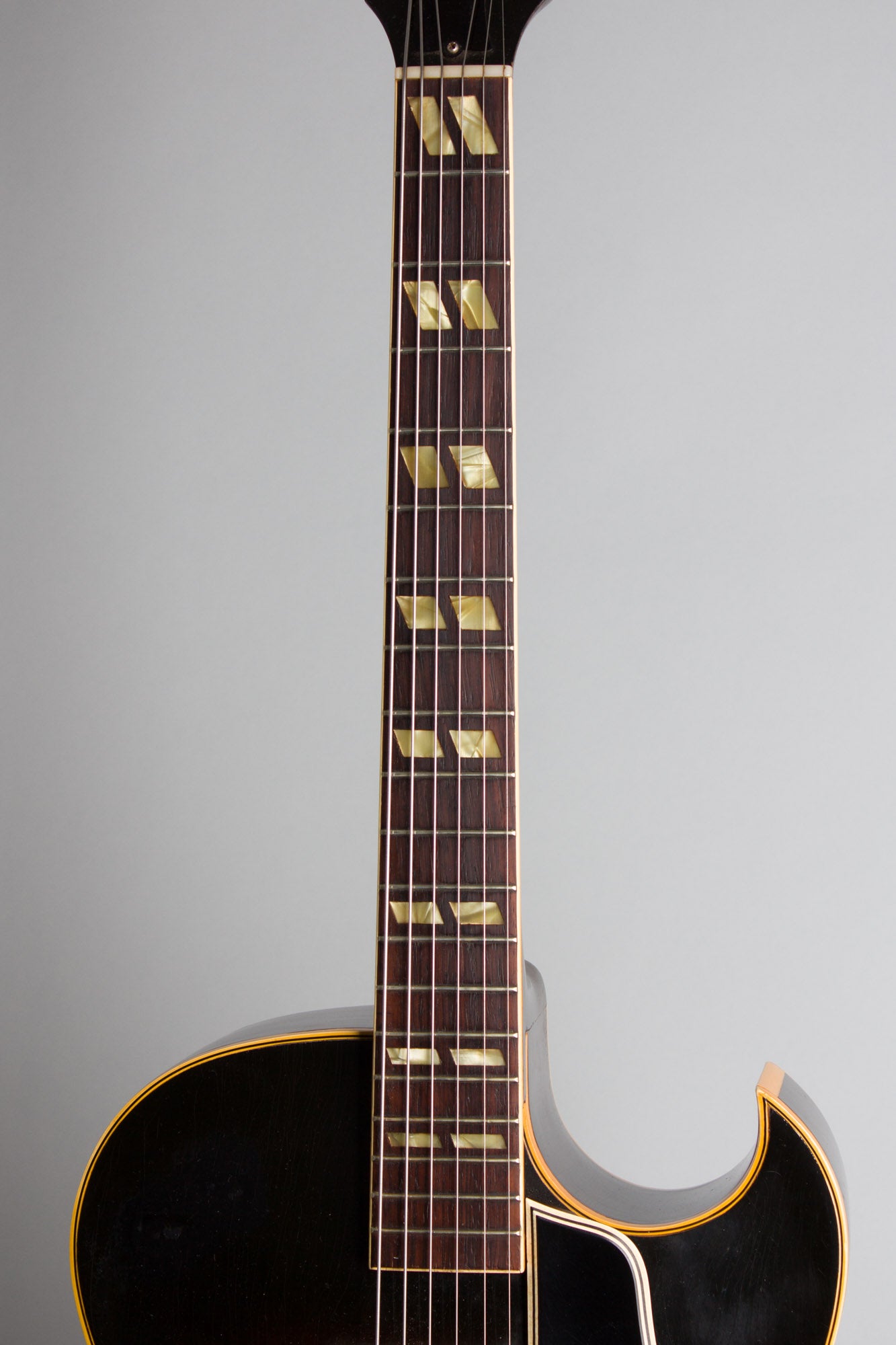 Gibson ES-175 Arch Top Hollow Body Electric Guitar (1952)