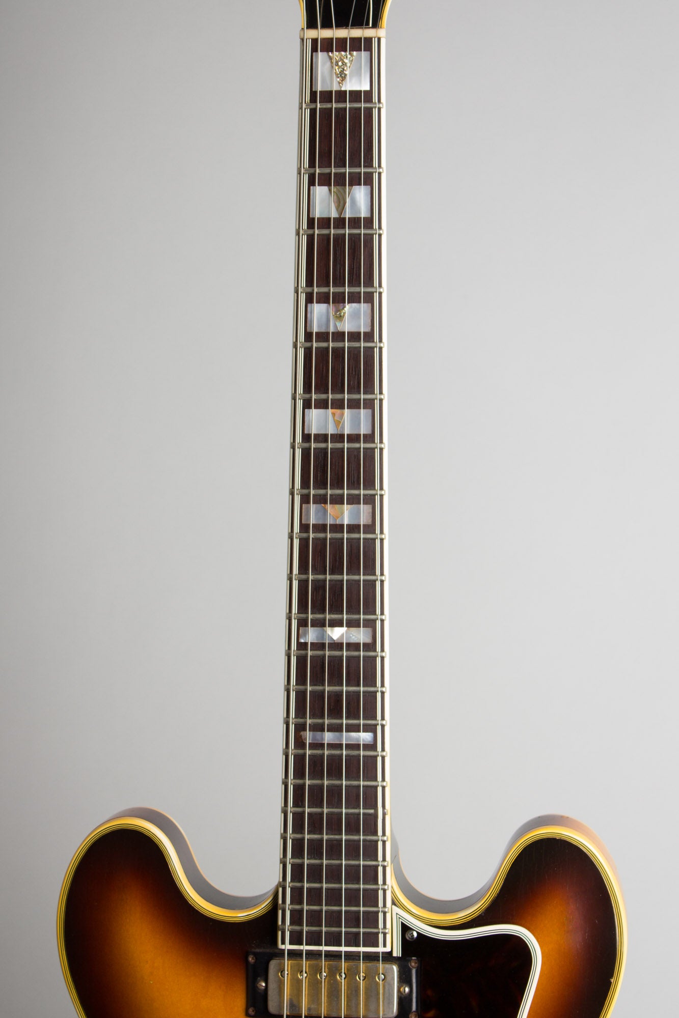 Epiphone Sheraton E212V Arch Top Semi-Hollow Body Electric Guitar (1961)