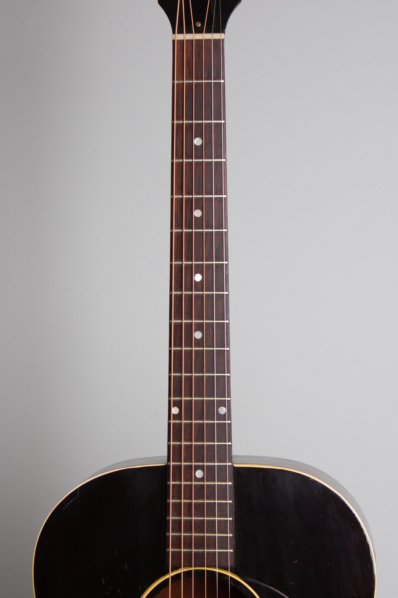 Gibson LG-1 Flat Top Acoustic Guitar (1952)