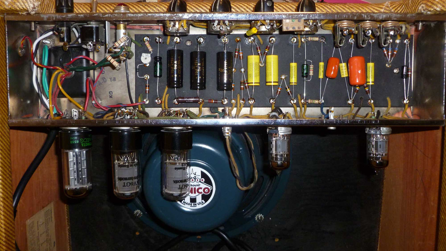 Fender Vibrolux Model 5F11 Tube Amplifier (1961)