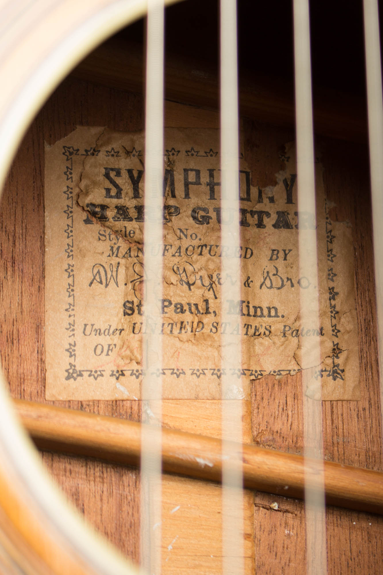 Larson Brothers Dyer Symphony Style 5 Harp Guitar (1907)