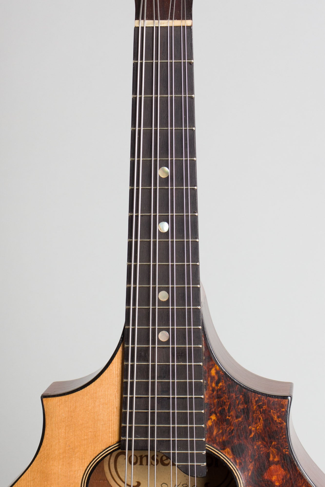 Lyon & Healy American Conservatory Venetian Tupoint Style 4983 Flat Back, Bent Top Mandolin (1925)