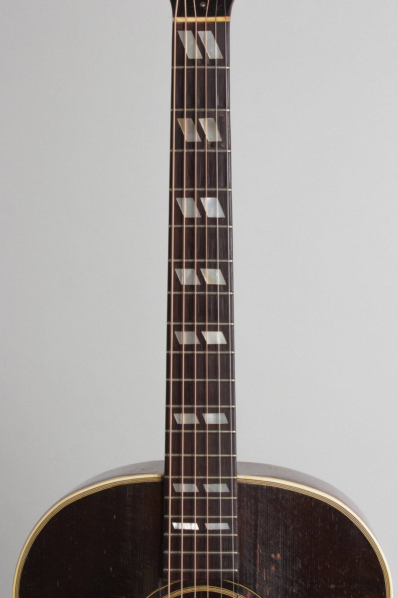 Gibson SJ Southern Jumbo Flat Top Acoustic Guitar (1943)