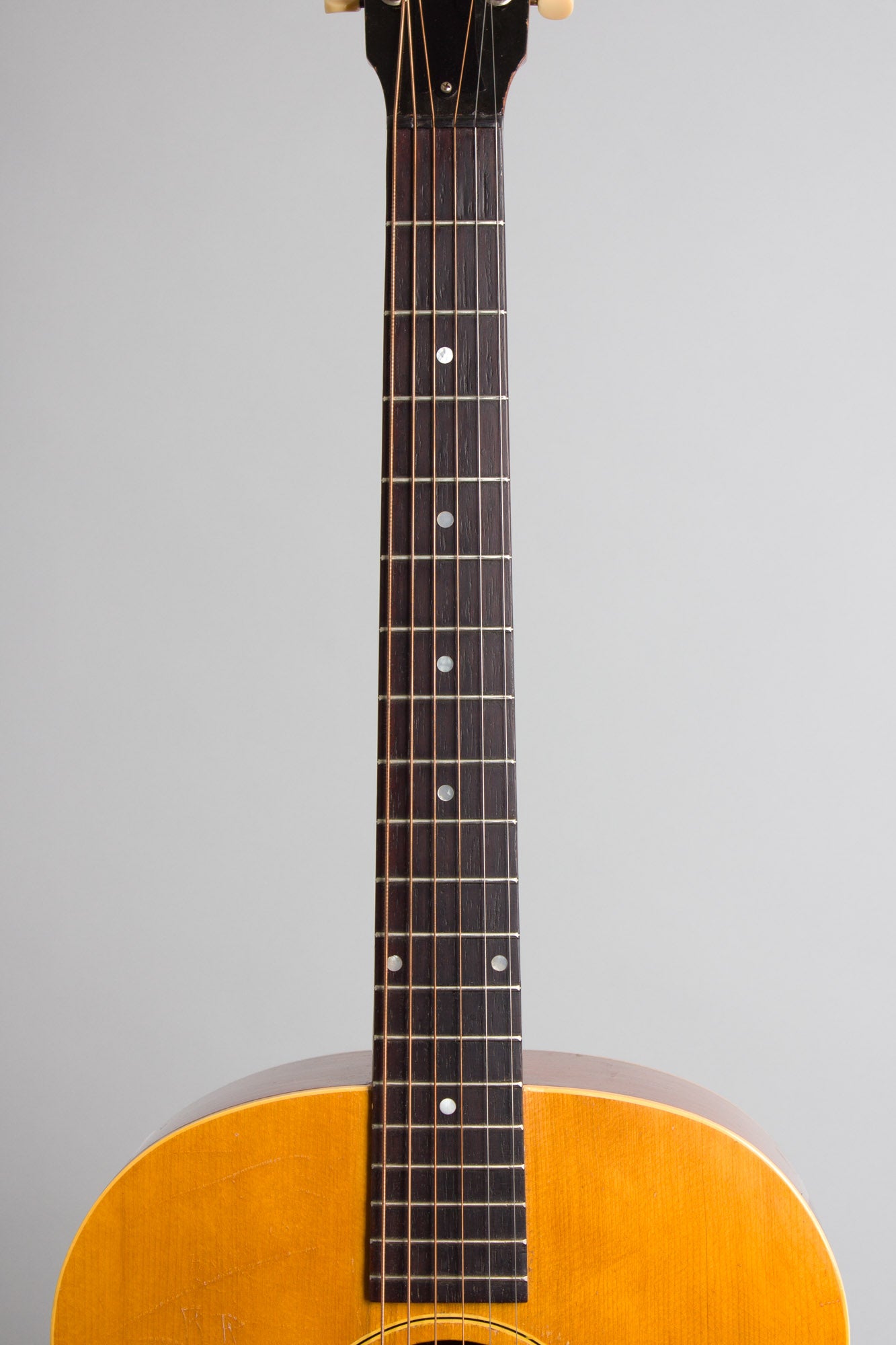 Gibson J-35 Flat Top Acoustic Guitar (1941)