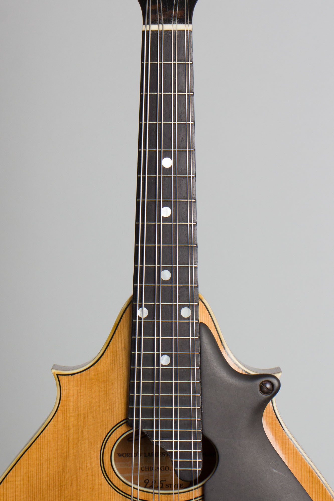 Lyon & Healy Style B Carved Top Mandolin (1919)