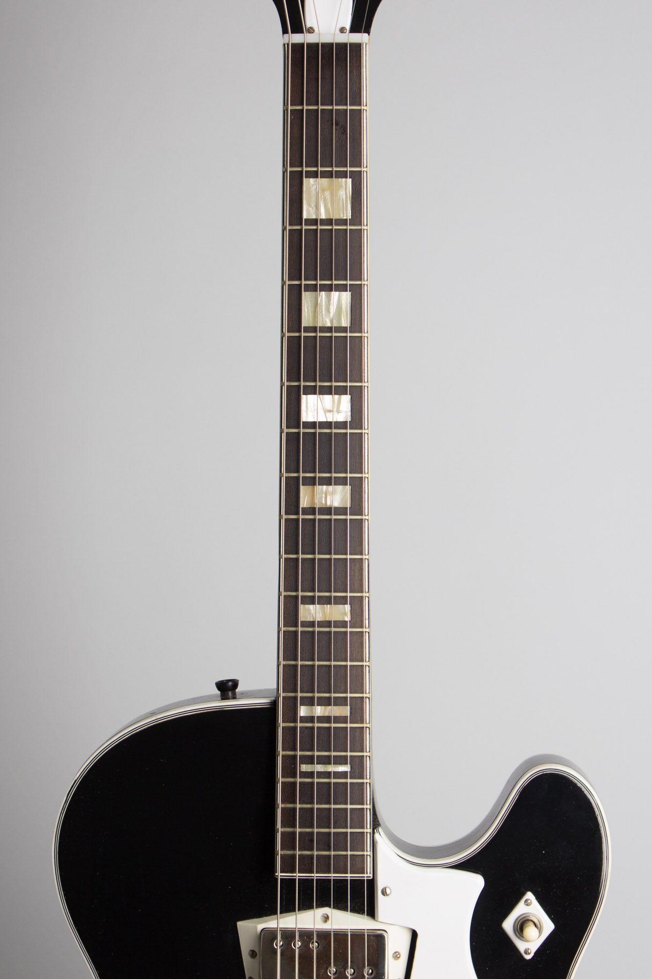 Harmony Silvertone Model 1446L Thinline Hollow Body Electric Guitar (early 1960s)