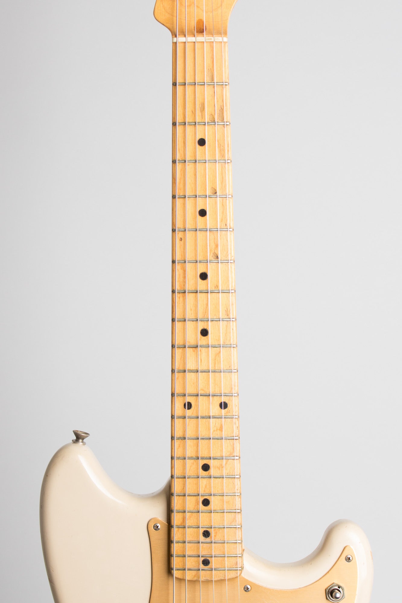 Fender Duo-Sonic Solid Body Electric Guitar (1958)