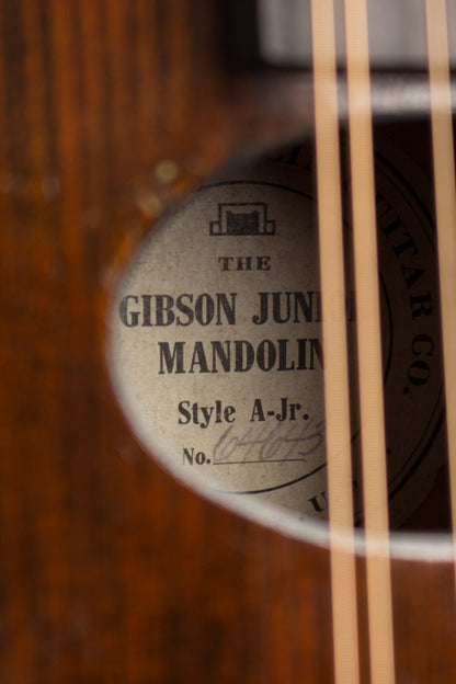 Gibson A-Junior Carved Top Mandolin (1921)